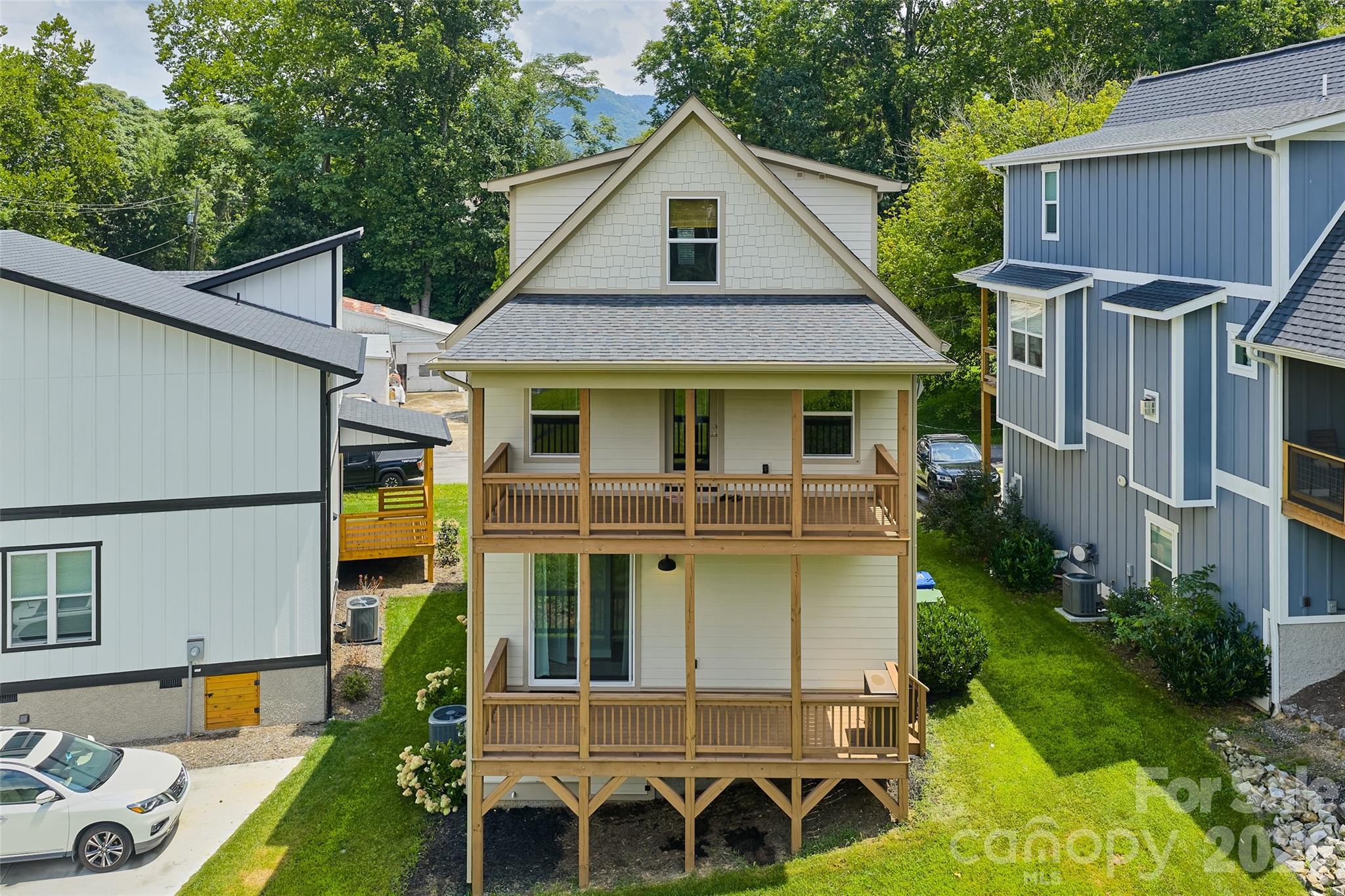 9 Hilldale Road — Asheville