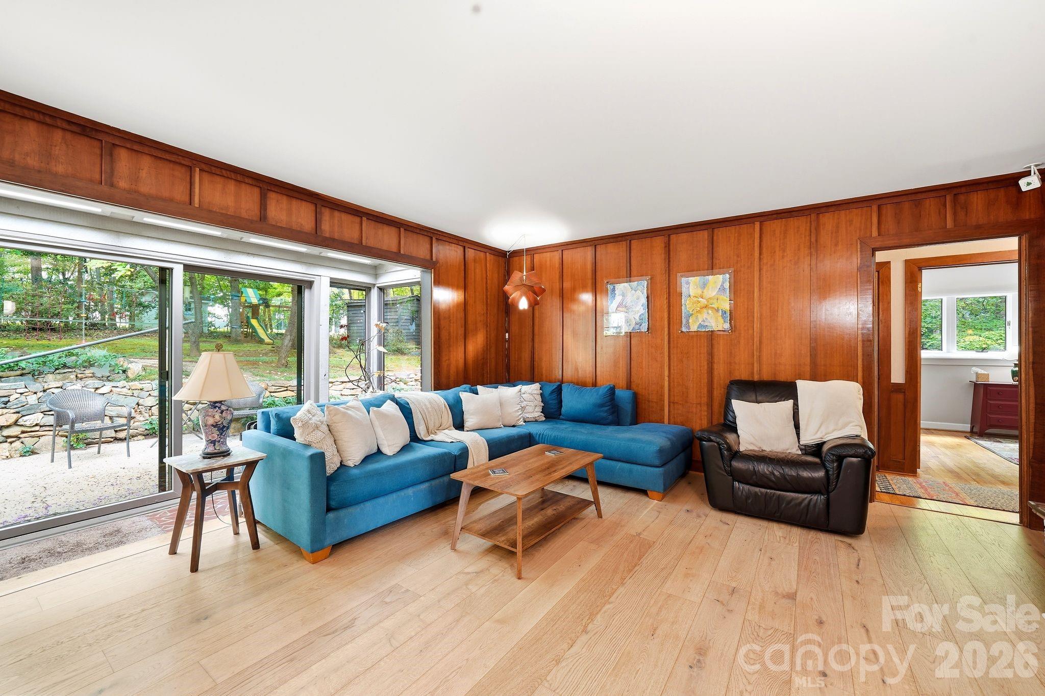 515 Dogwood Lane — Belmont