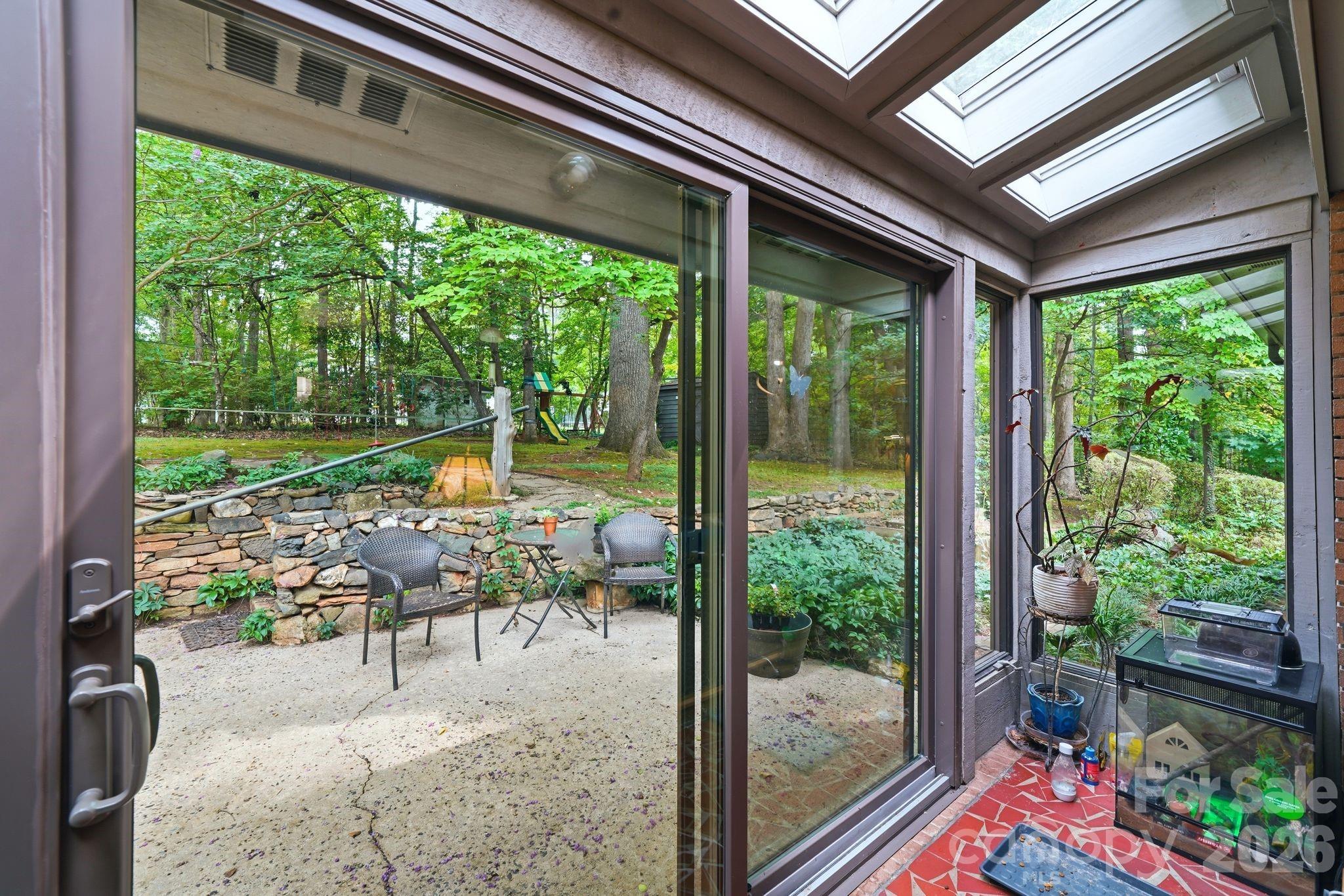 515 Dogwood Lane — Belmont
