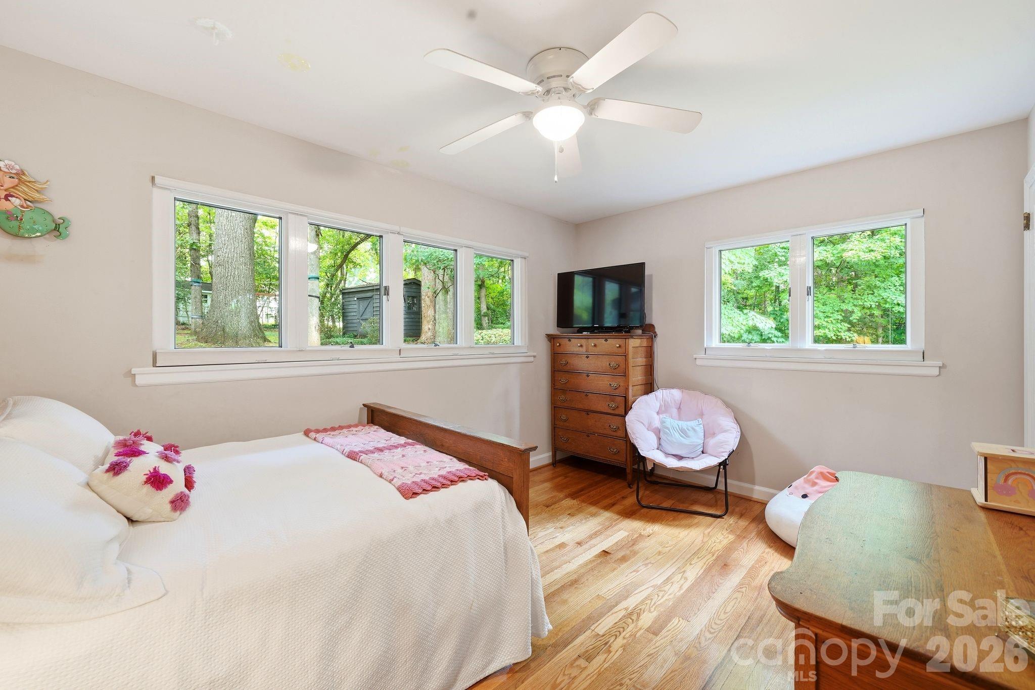 515 Dogwood Lane — Belmont