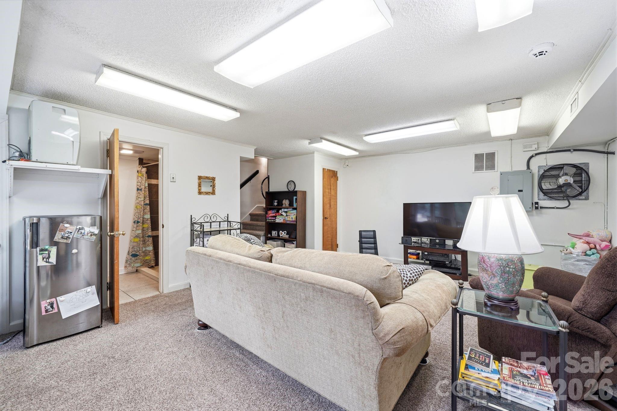 515 Dogwood Lane — Belmont