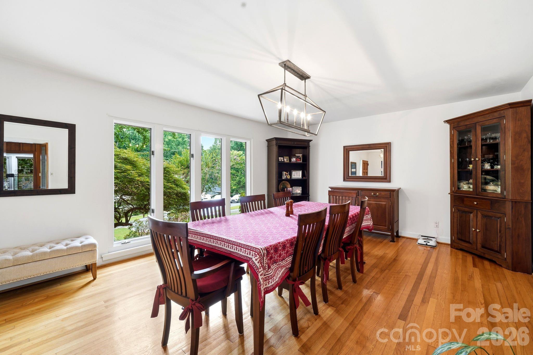 515 Dogwood Lane — Belmont