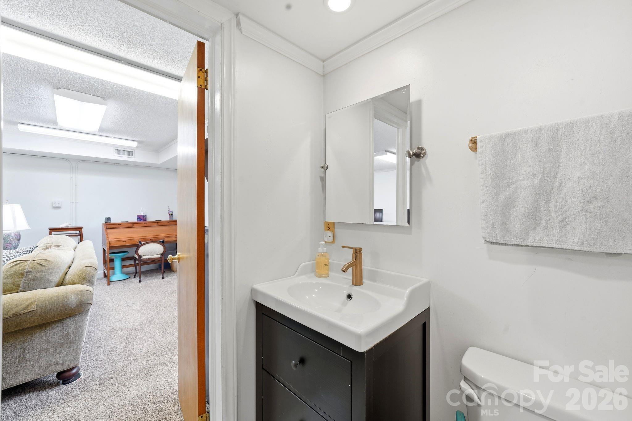 515 Dogwood Lane — Belmont