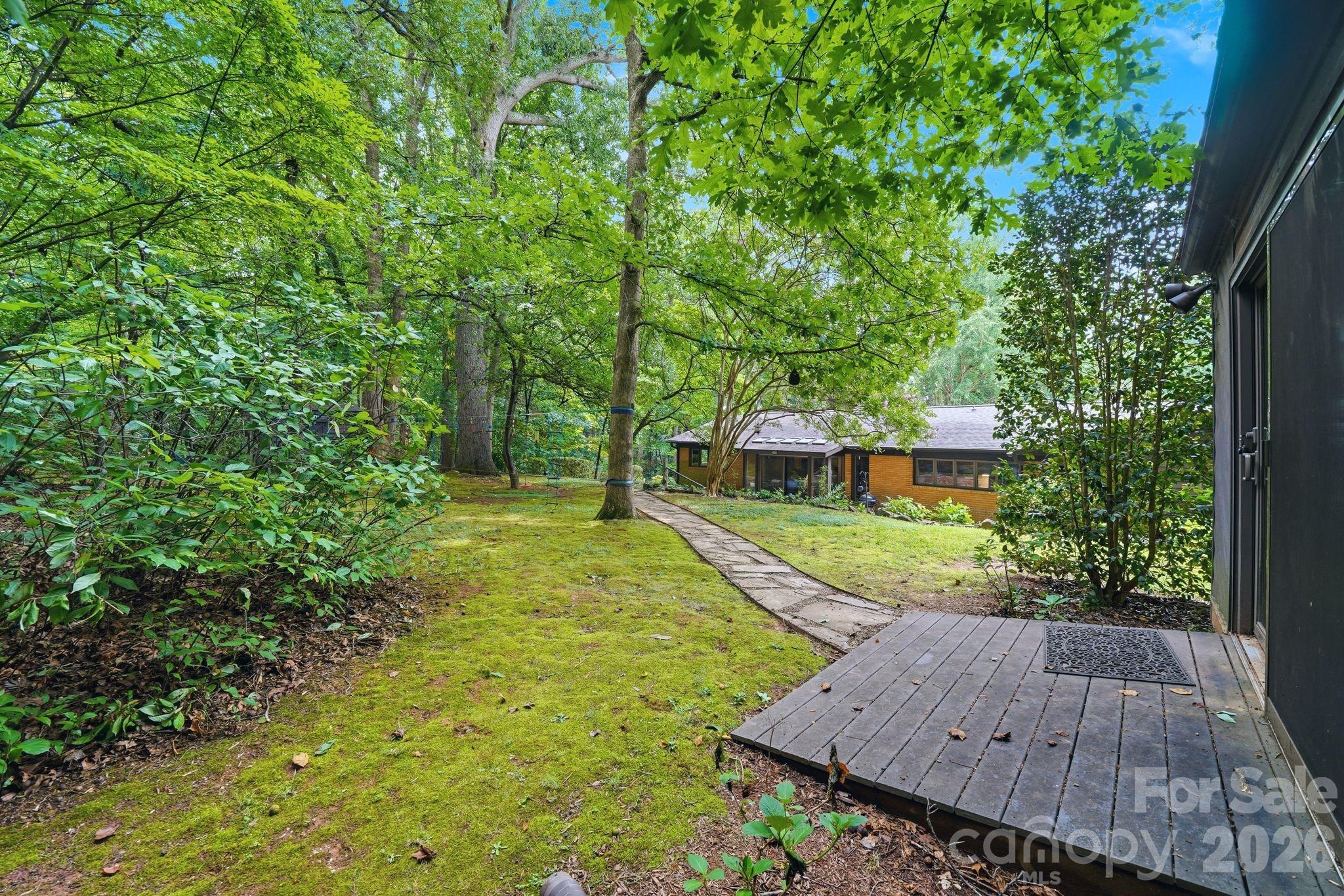 515 Dogwood Lane — Belmont