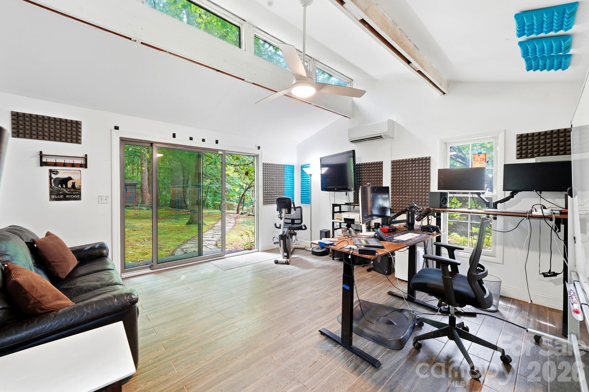 515 Dogwood Lane — Belmont