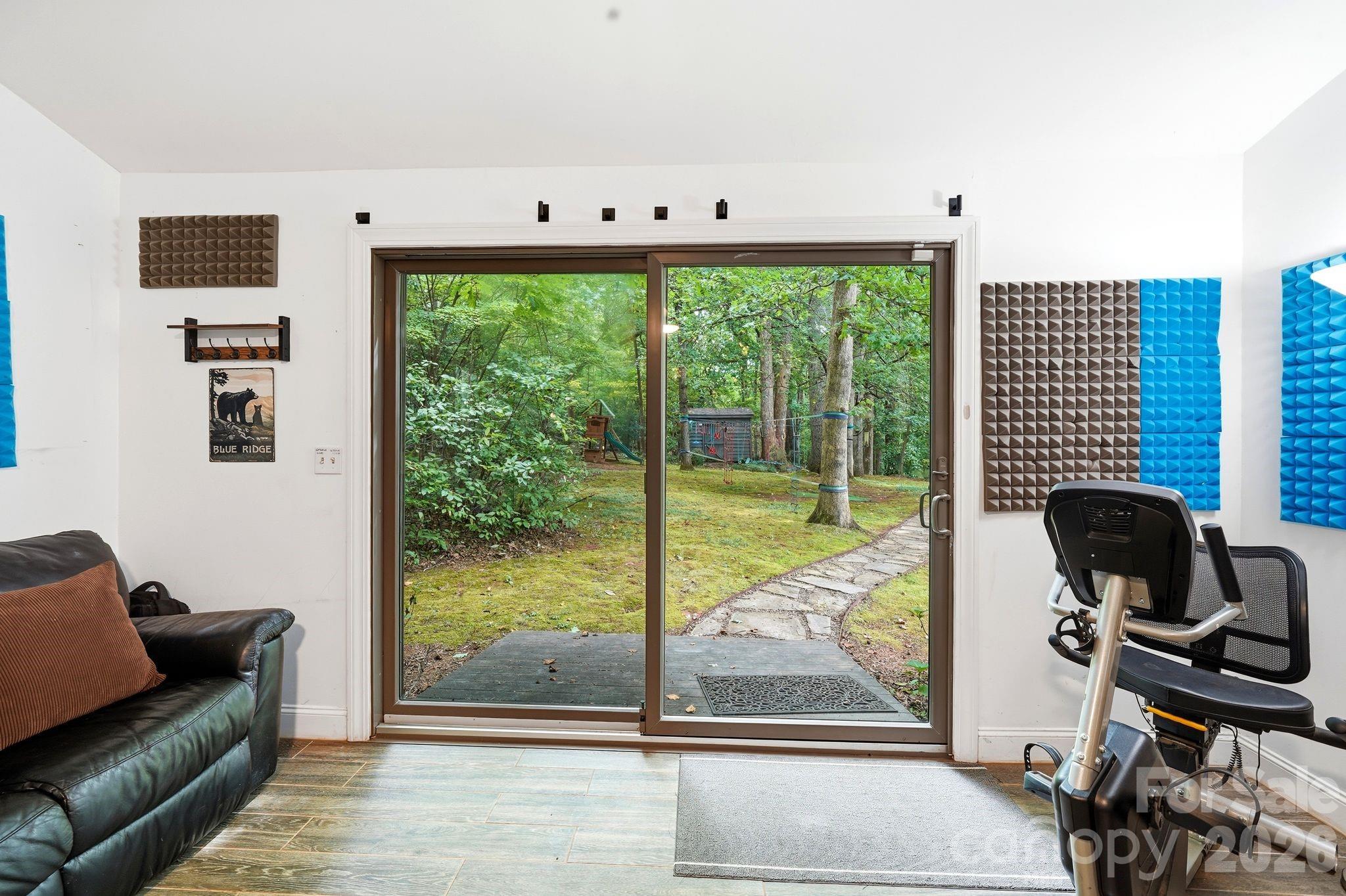 515 Dogwood Lane — Belmont