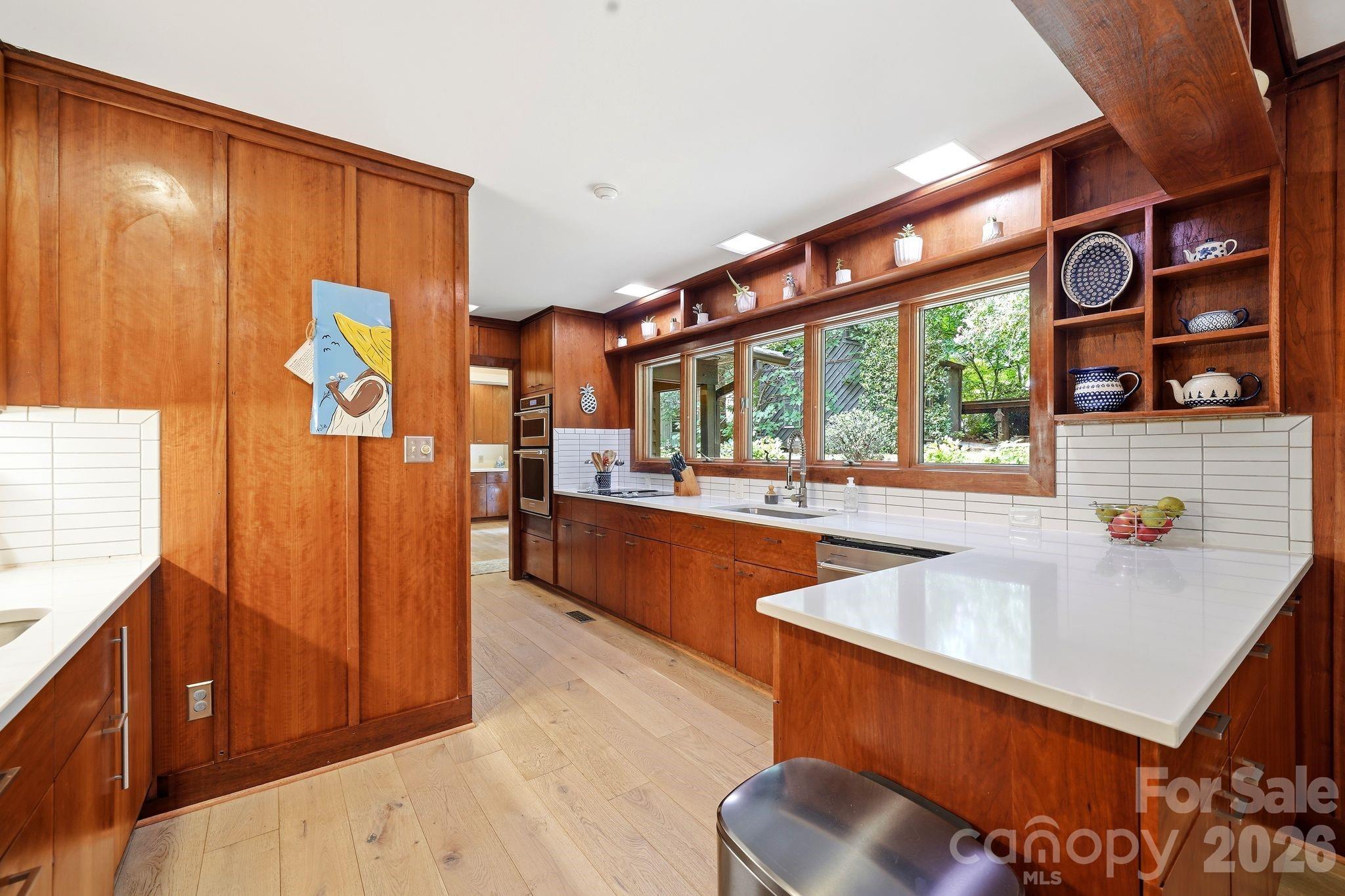 515 Dogwood Lane — Belmont