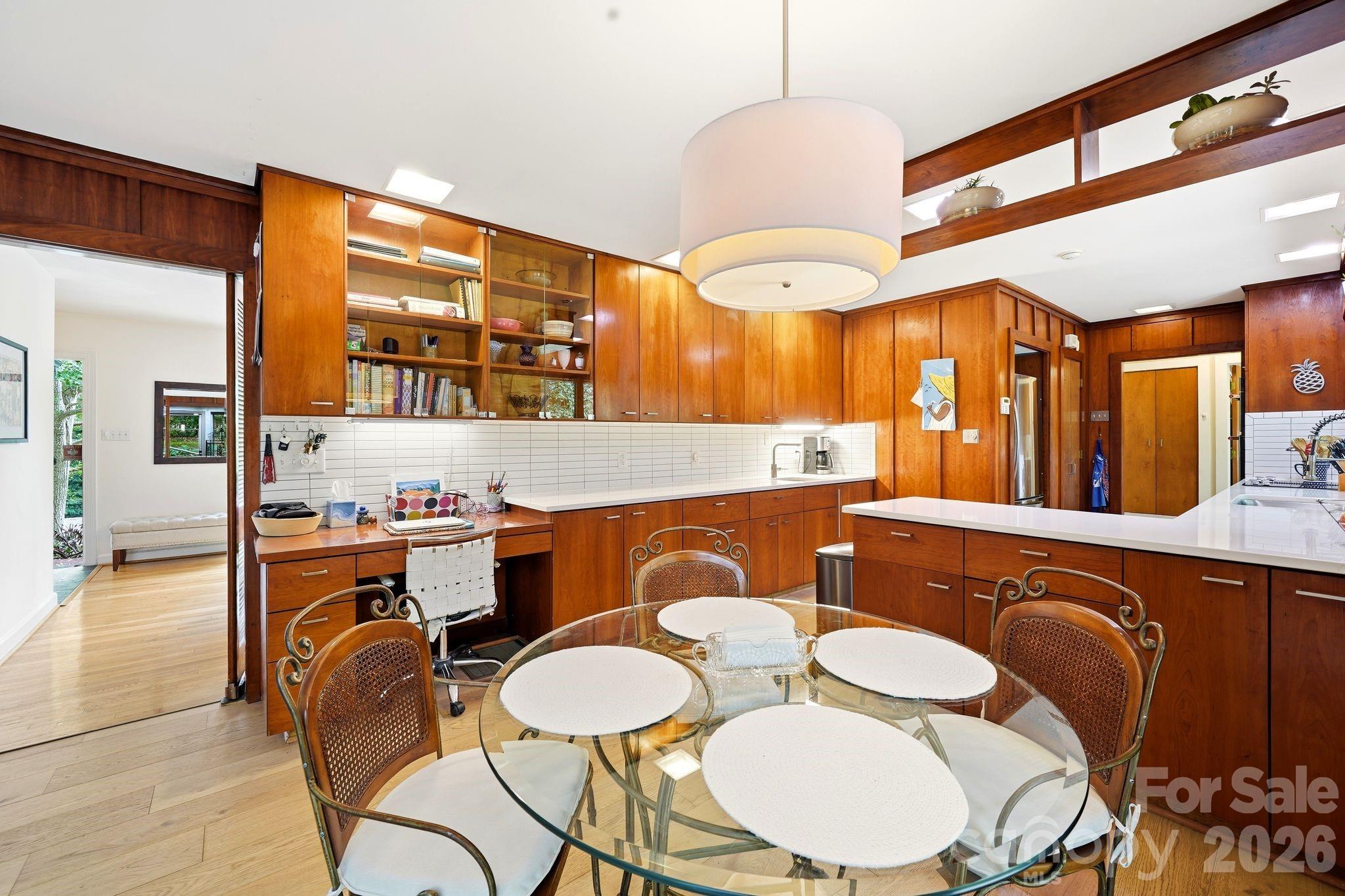 515 Dogwood Lane — Belmont