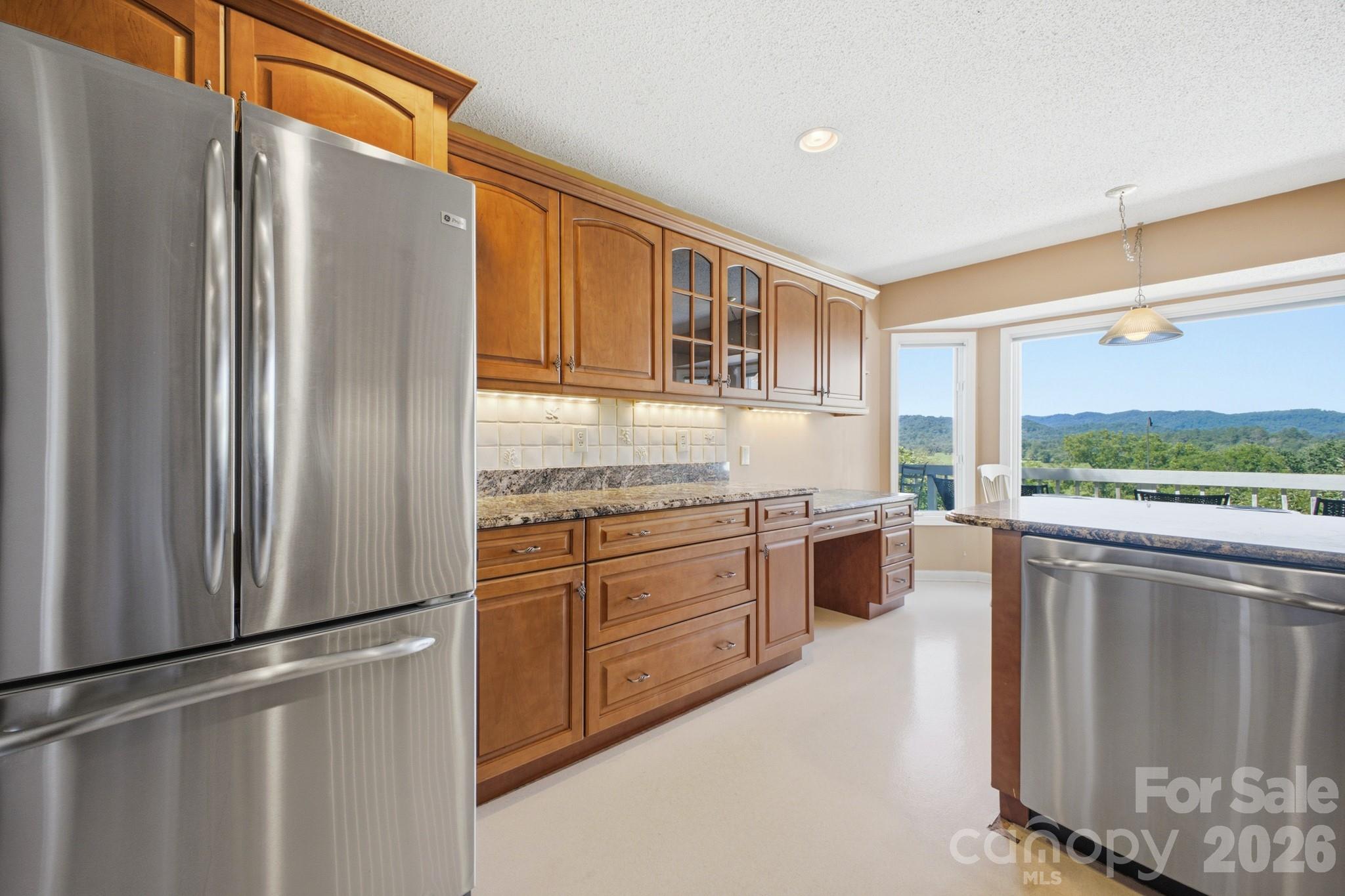 1870 Riverview Court — Hendersonville