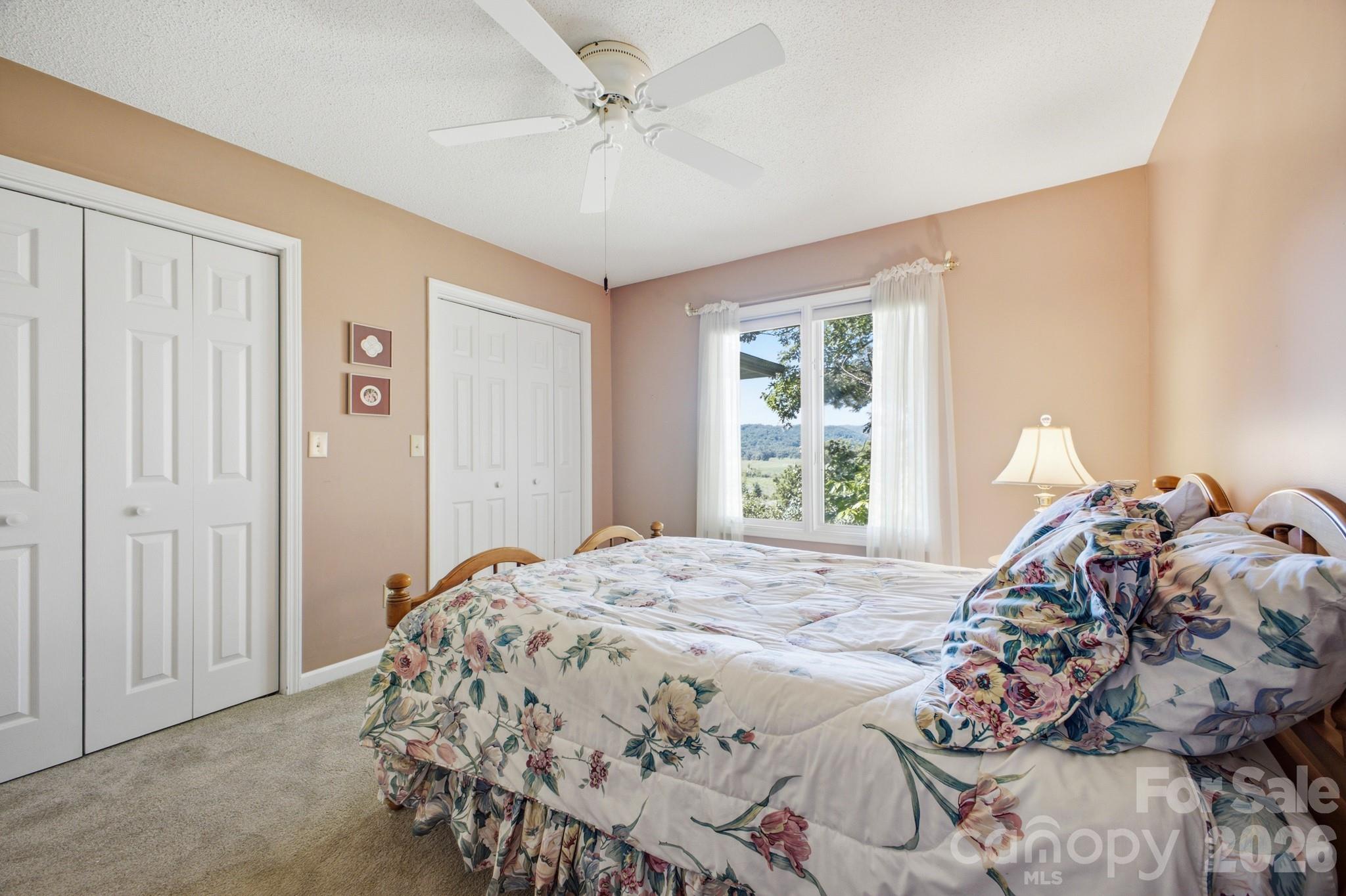 1870 Riverview Court — Hendersonville