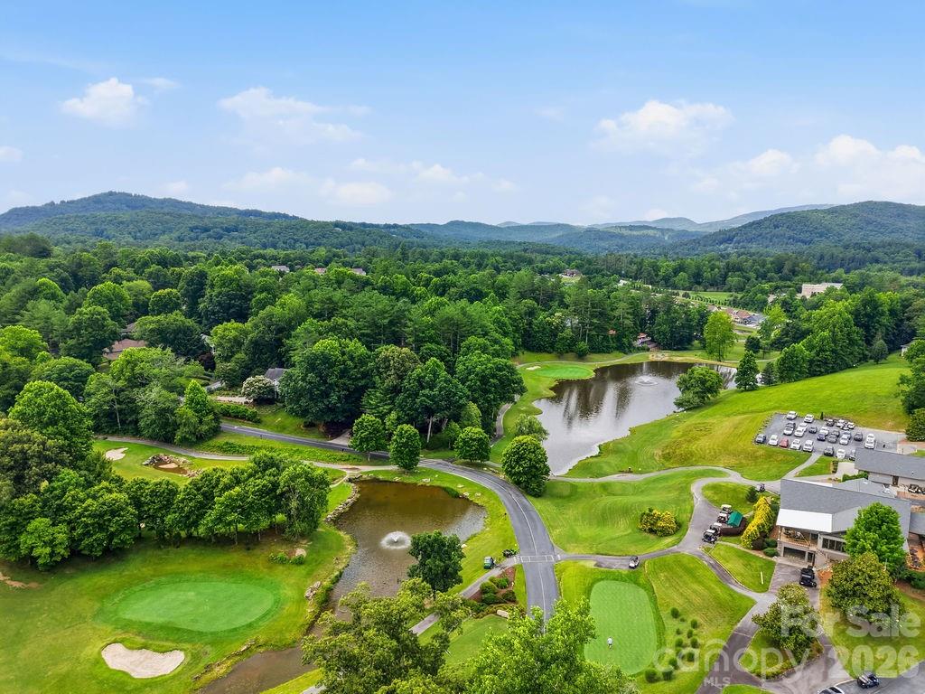 1870 Riverview Court — Hendersonville