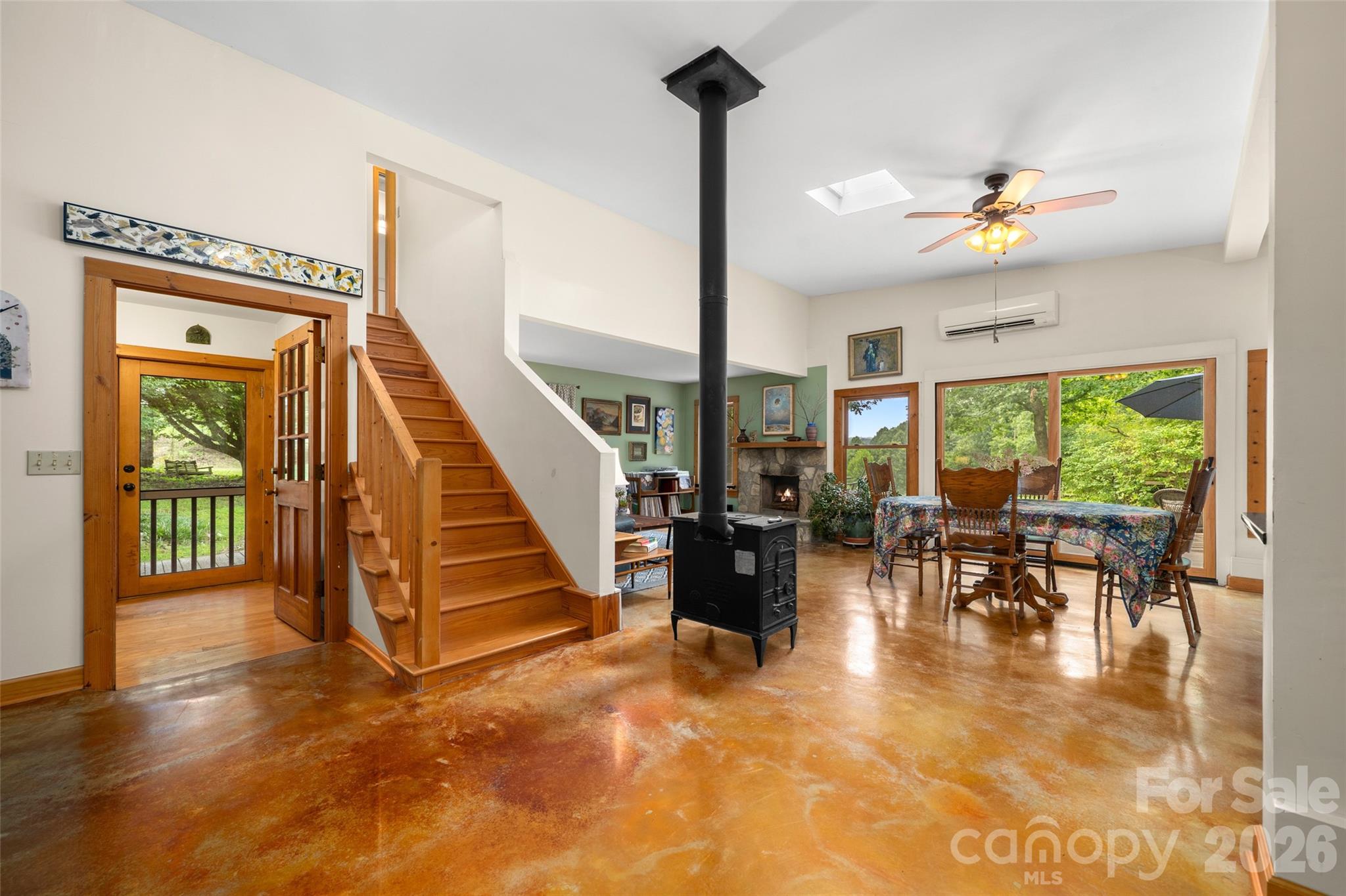 789 Morrow Branch Road — Leicester