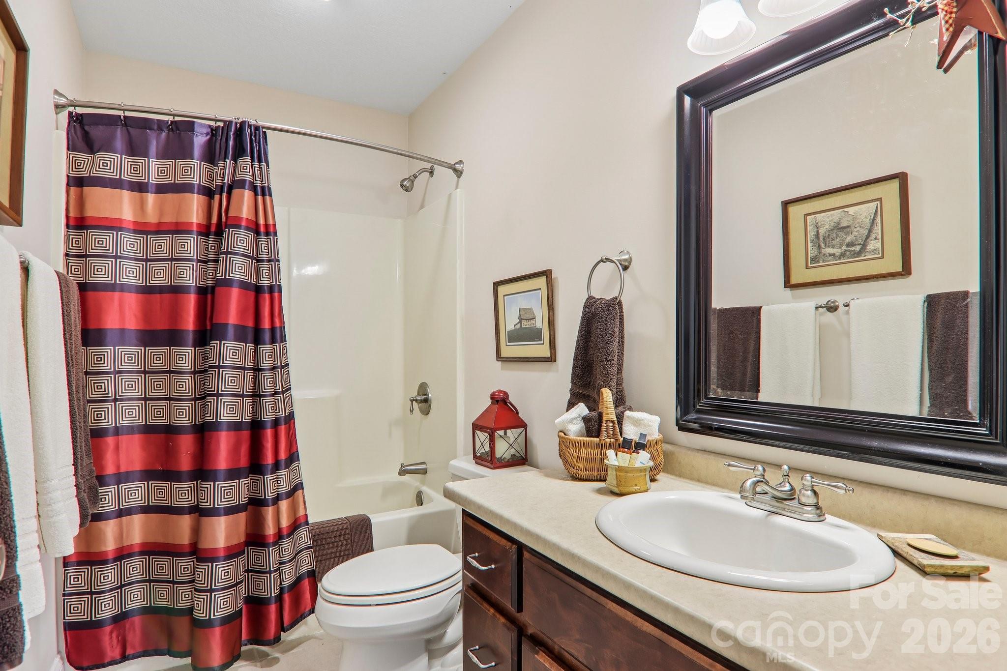 25 Arnie Drive — Etowah