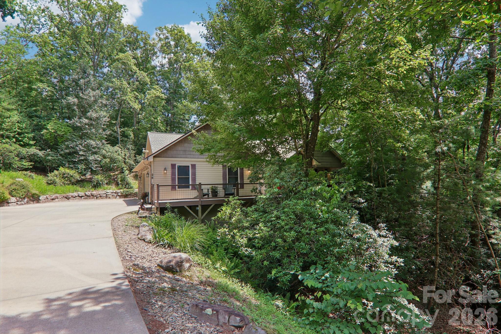 25 Arnie Drive — Etowah