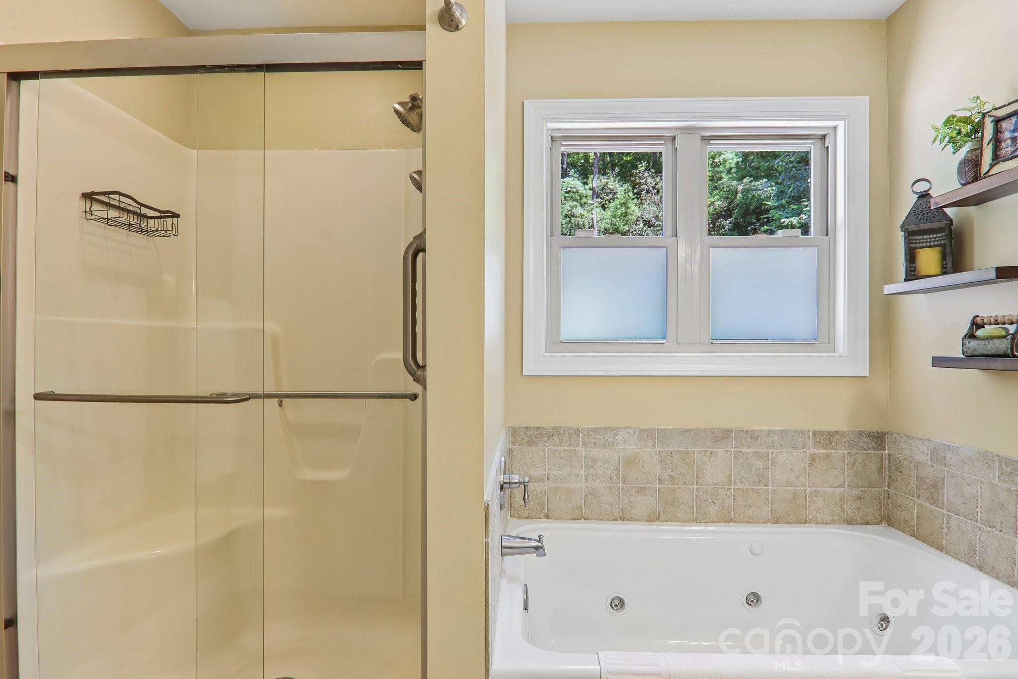 25 Arnie Drive — Etowah