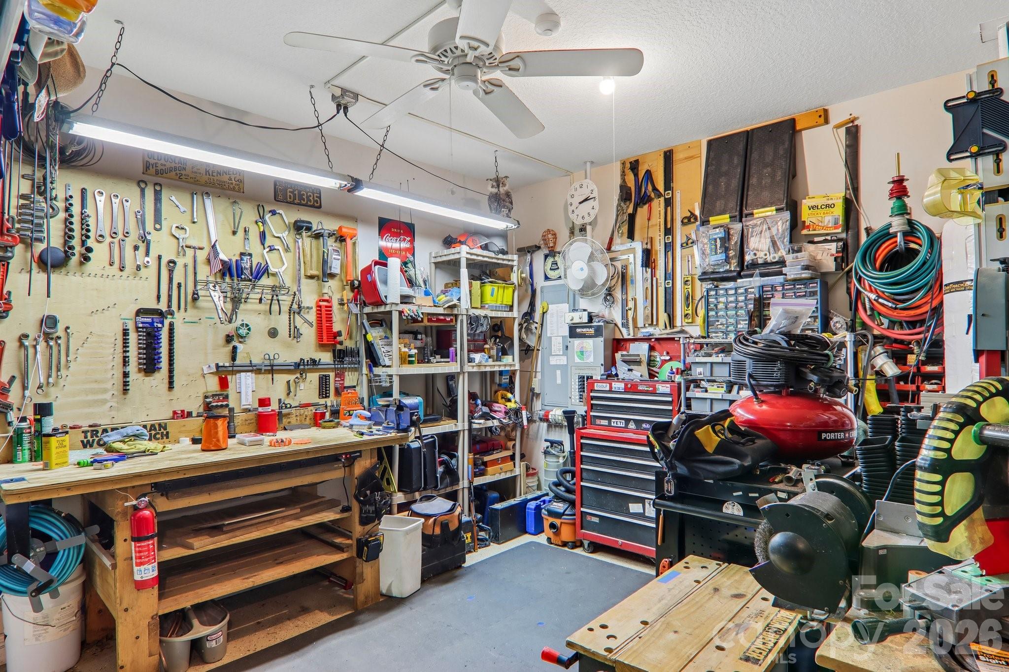 25 Arnie Drive — Etowah