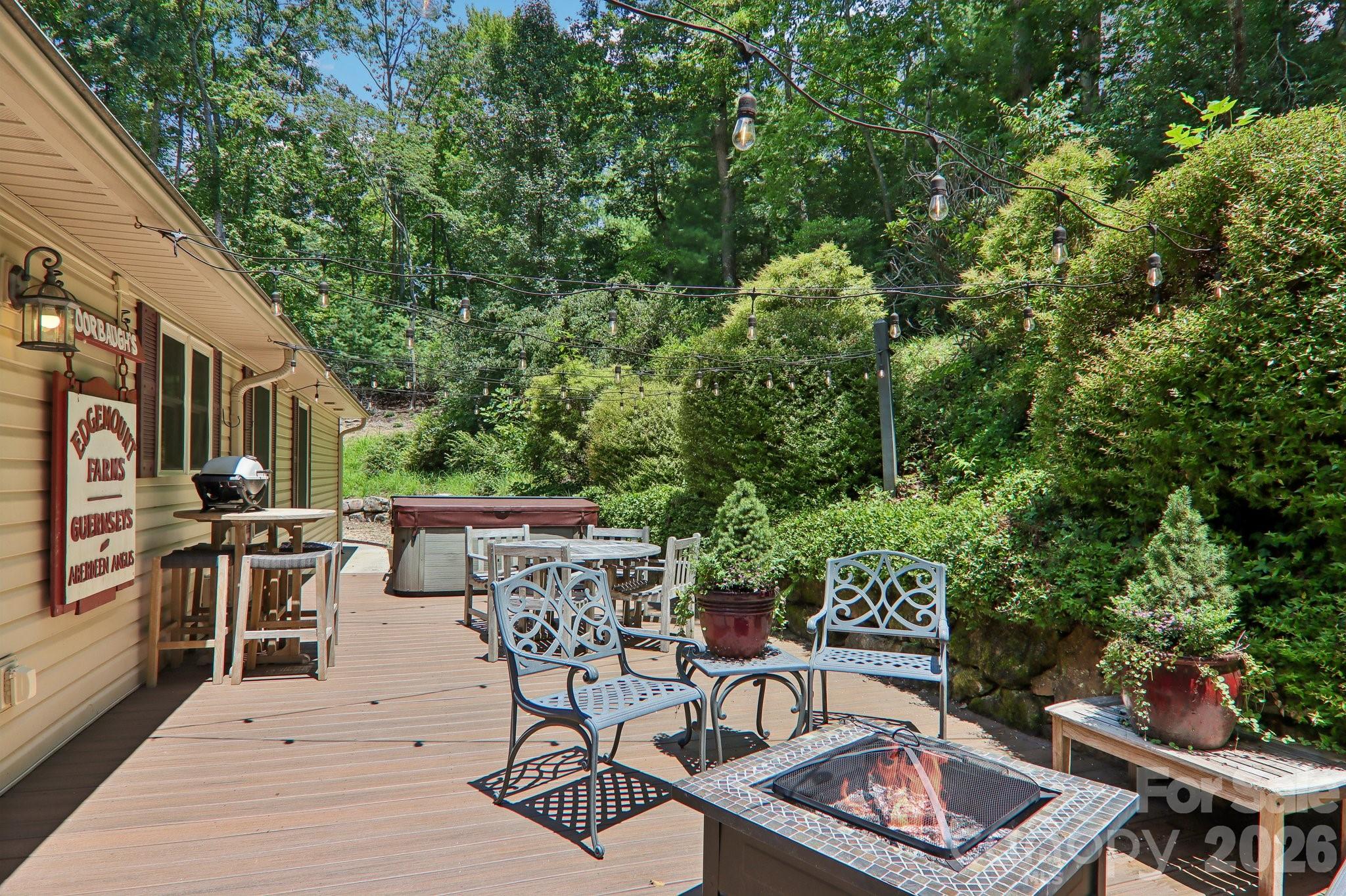 25 Arnie Drive — Etowah