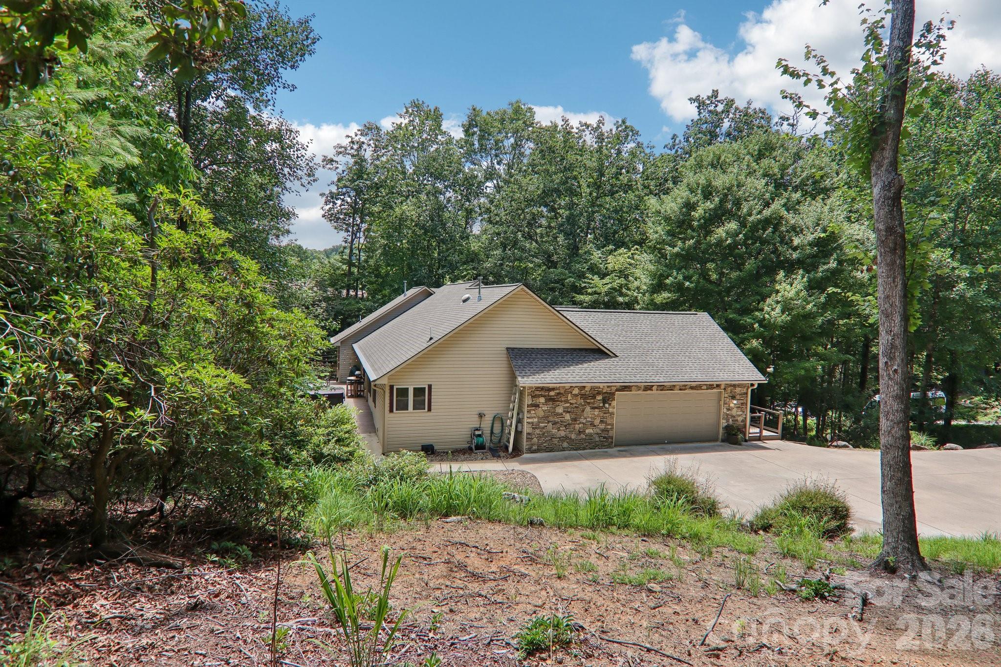 25 Arnie Drive — Etowah
