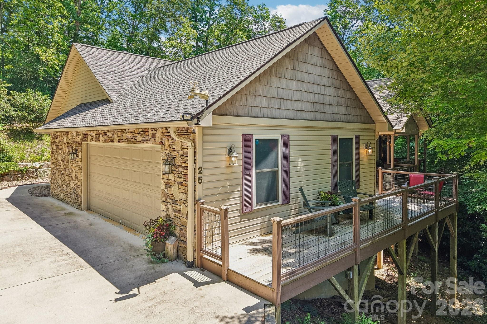 25 Arnie Drive — Etowah