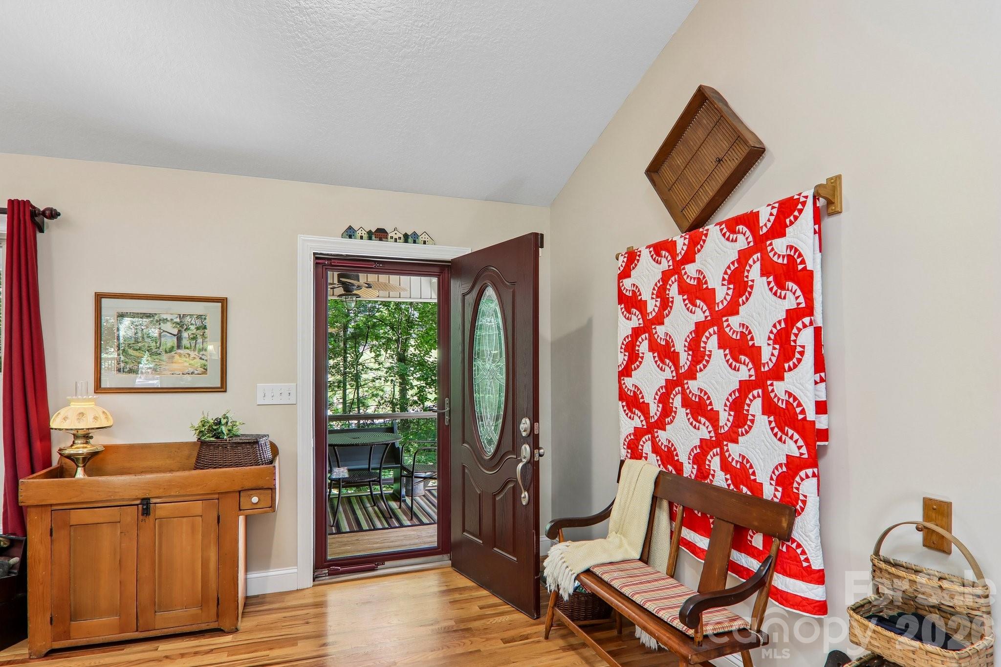 25 Arnie Drive — Etowah