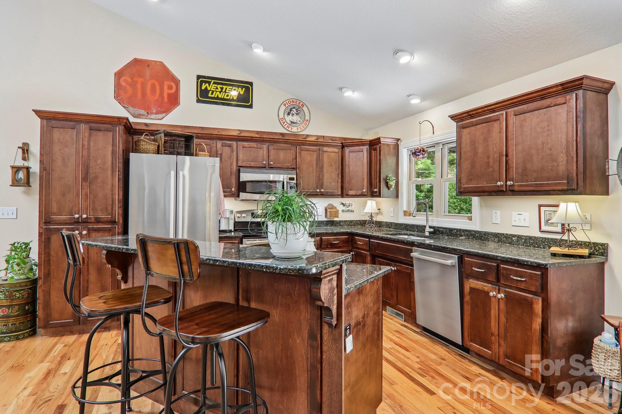 25 Arnie Drive — Etowah