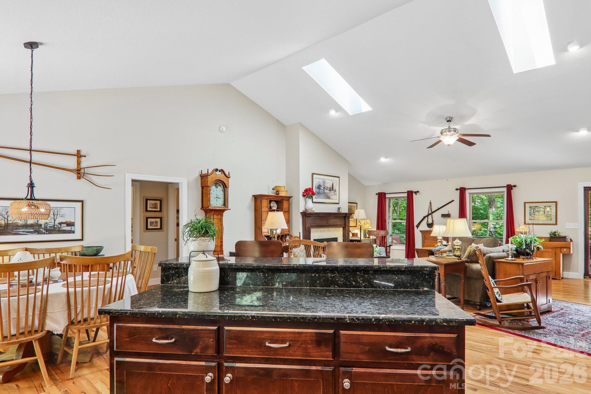 25 Arnie Drive — Etowah