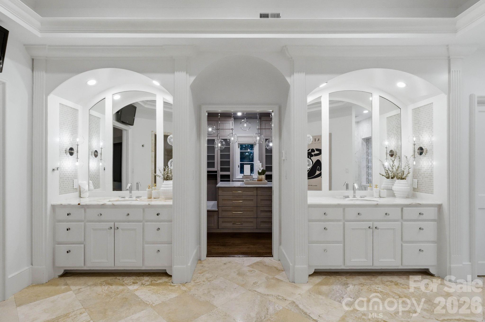 4231 Fox Brook Lane — Charlotte