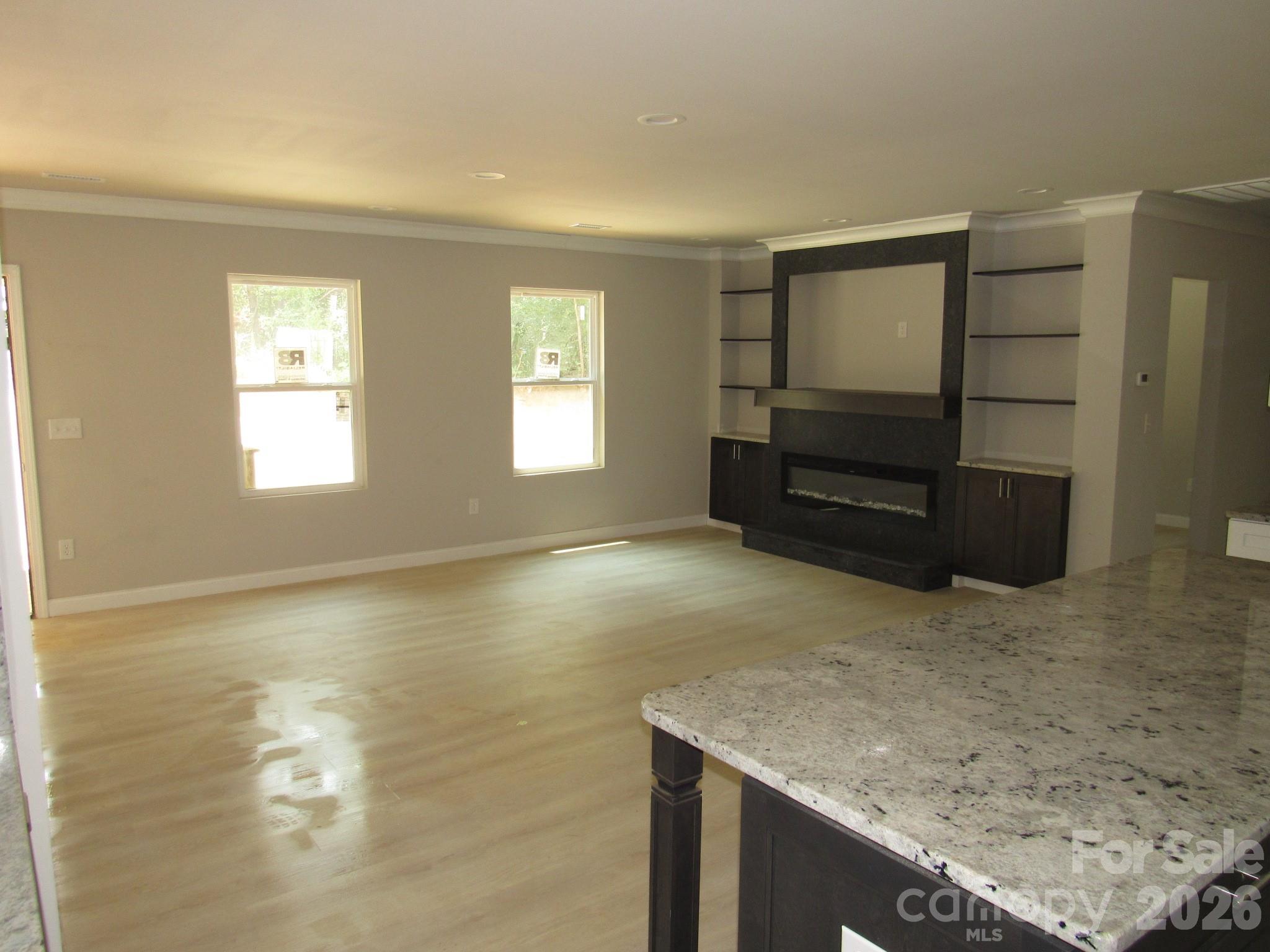 92 Saint Charles Court — Hickory