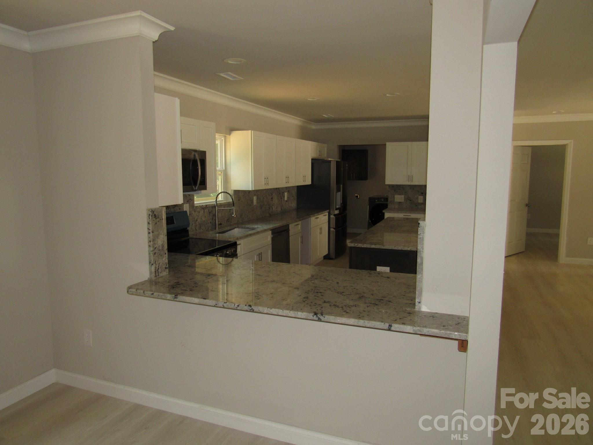92 Saint Charles Court — Hickory