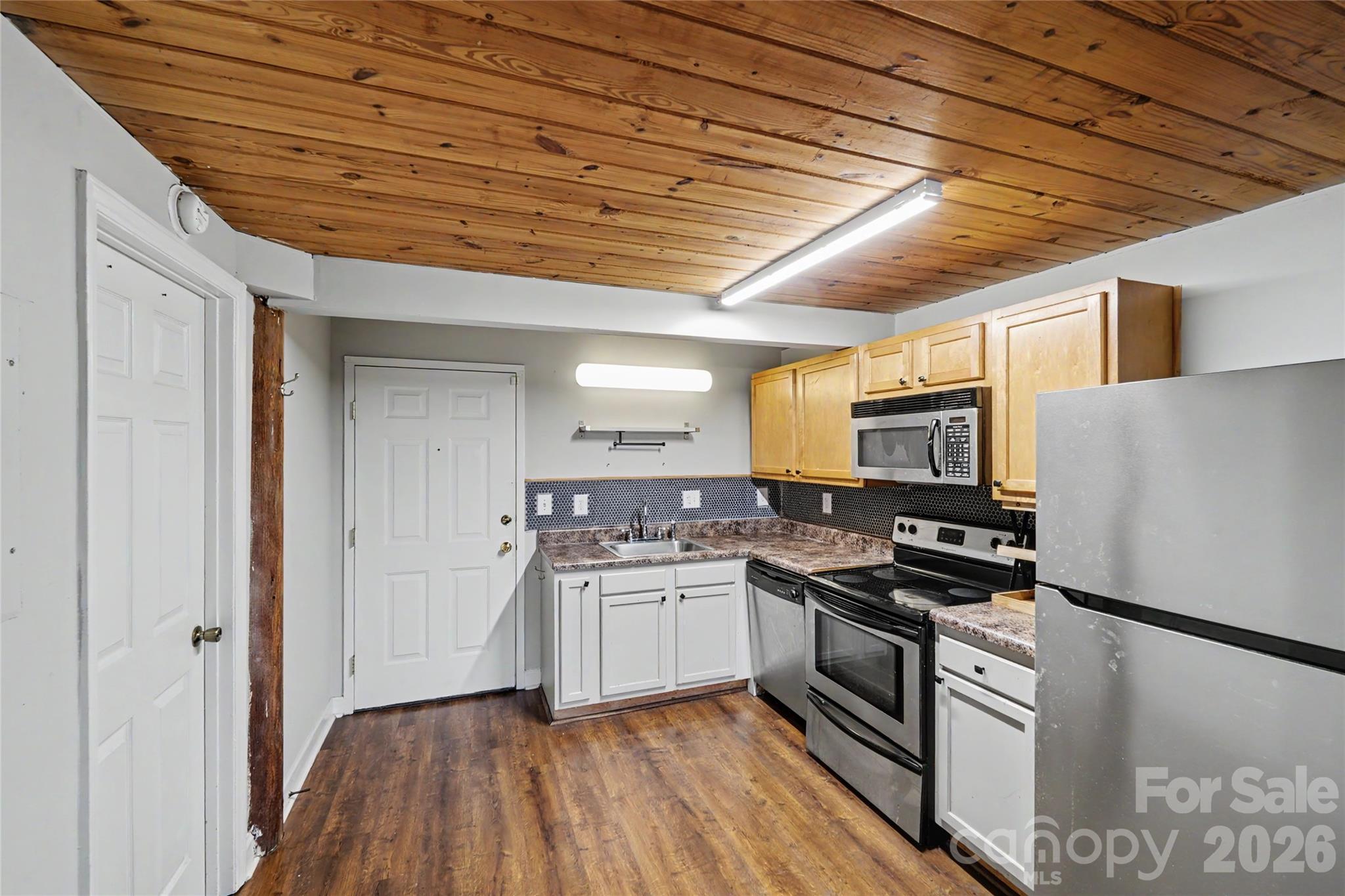 201 S Hoskins Road #316 — Charlotte