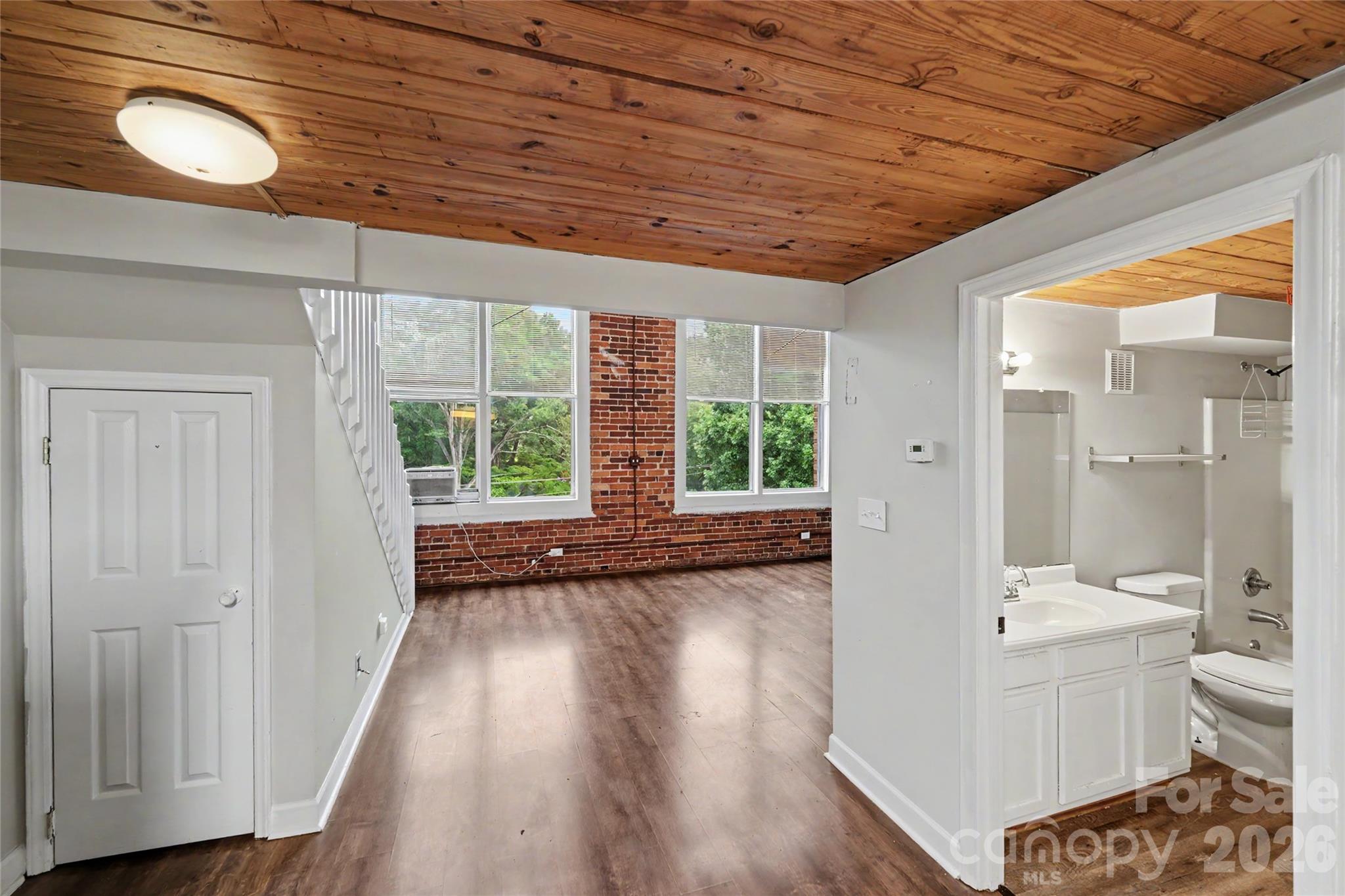 201 S Hoskins Road #316 — Charlotte