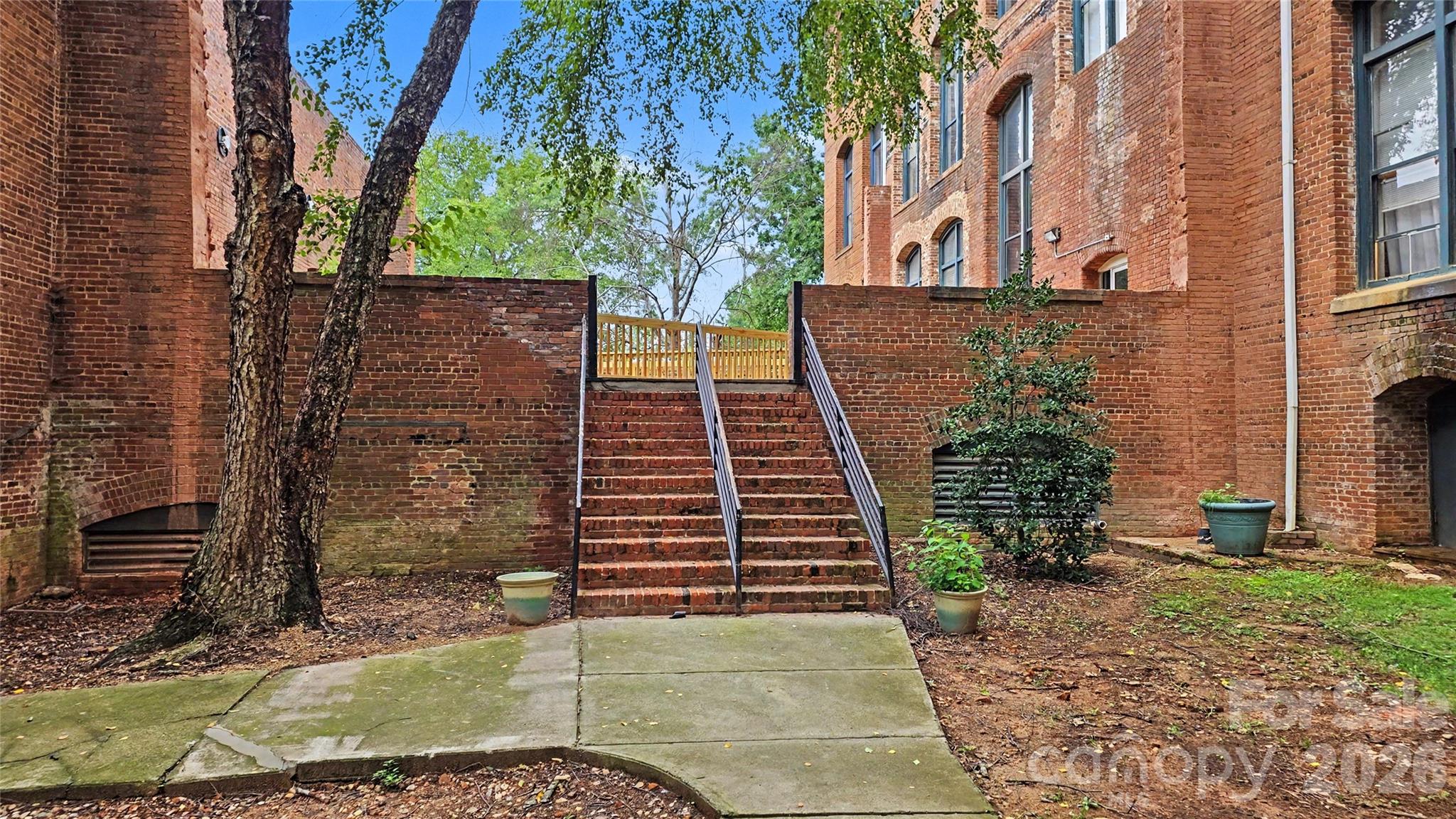 201 S Hoskins Road #316 — Charlotte