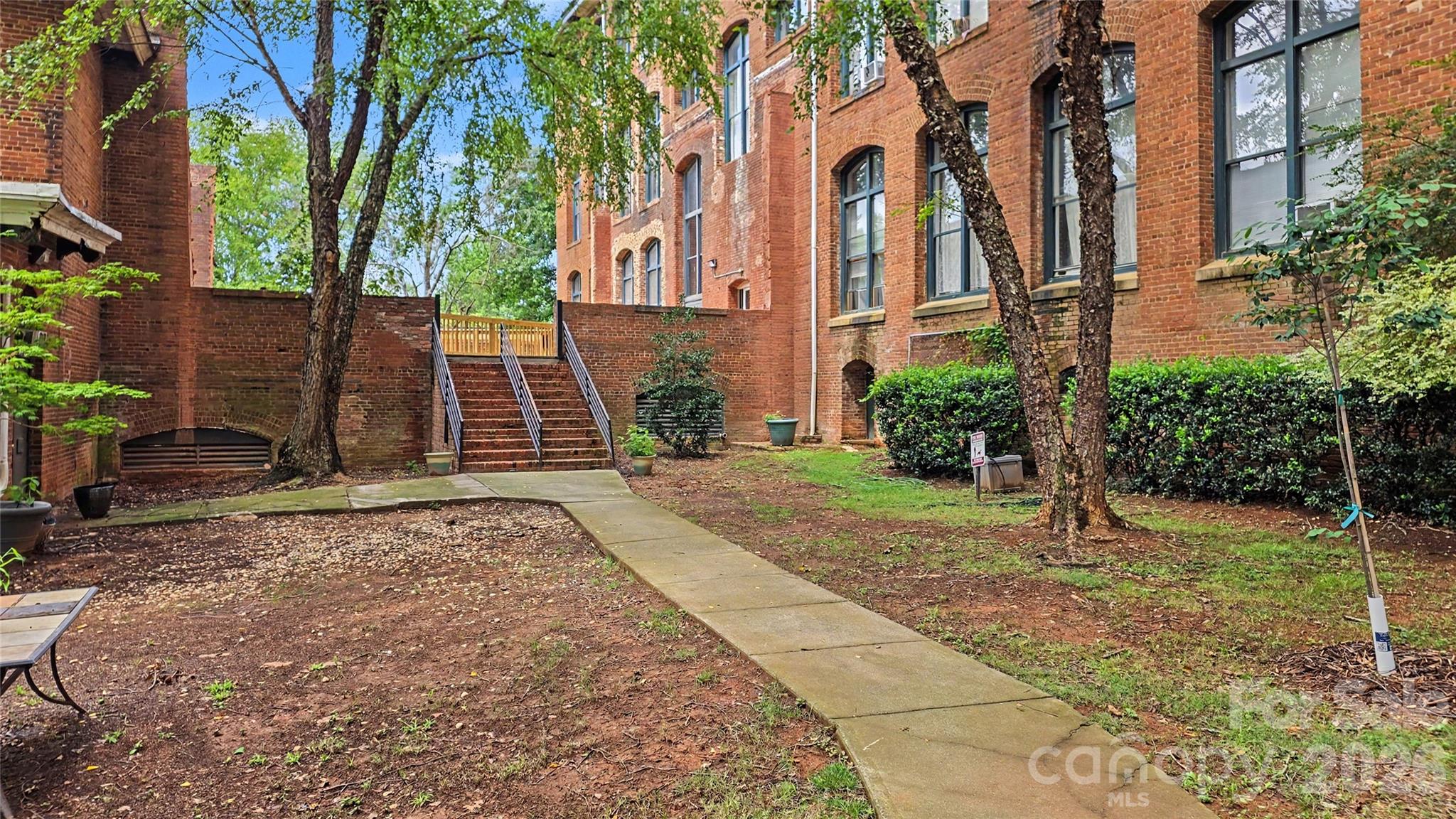 201 S Hoskins Road #316 — Charlotte