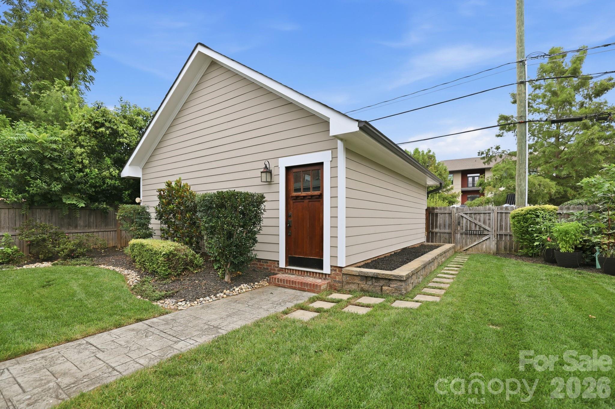 2617 Commonwealth Avenue — Charlotte
