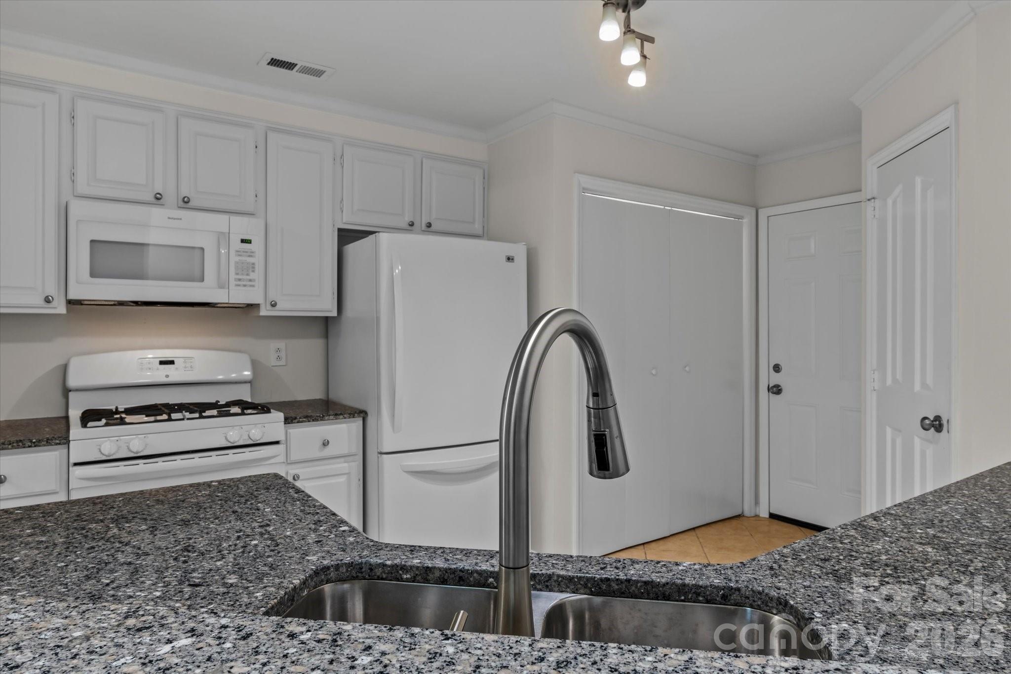 4818 Whistling Oak Court — Charlotte