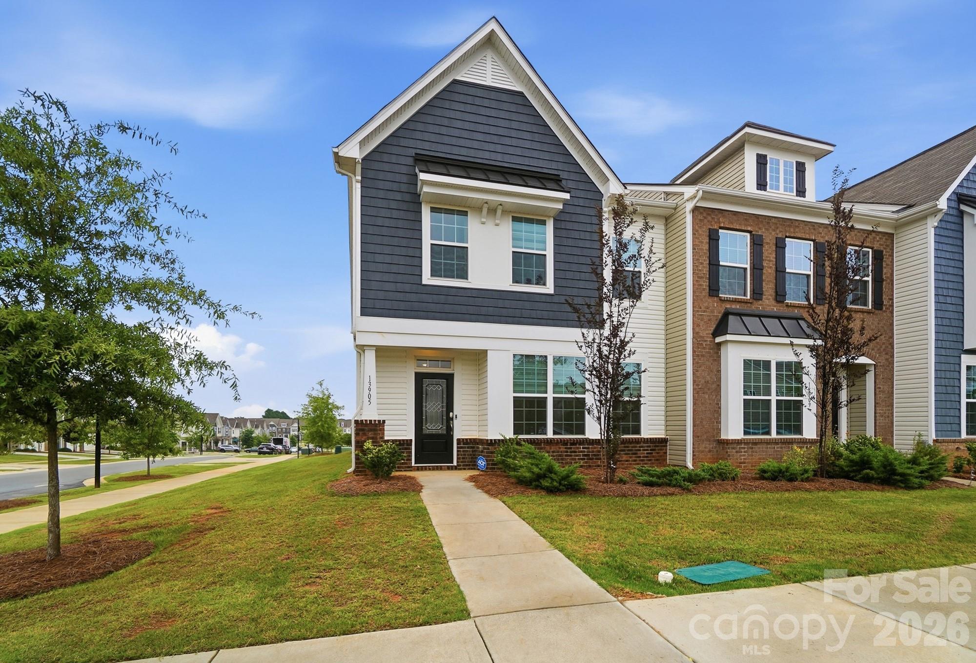 13905 Castle Nook Drive — Charlotte