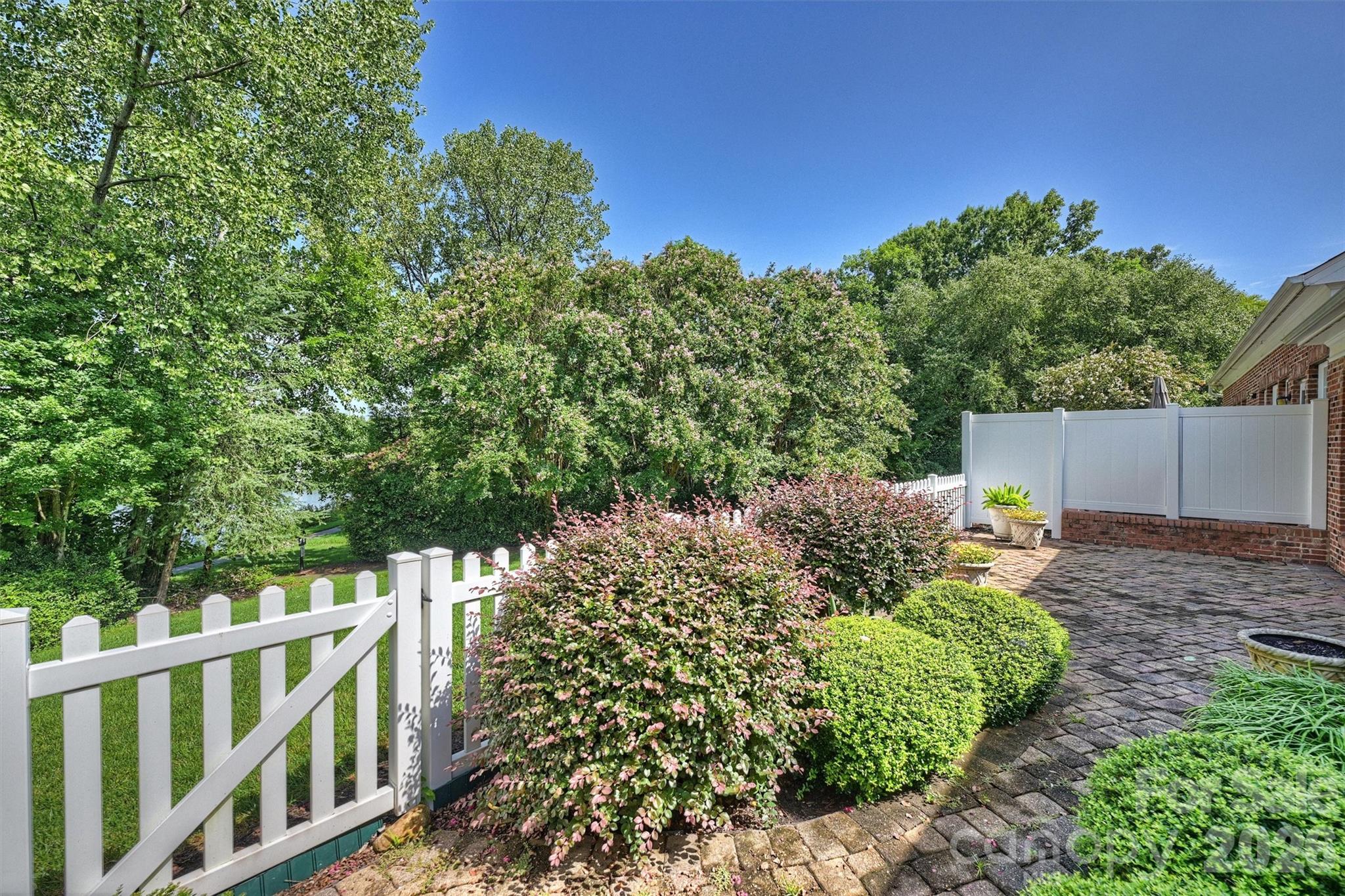 8033 Oratorio Place — Charlotte