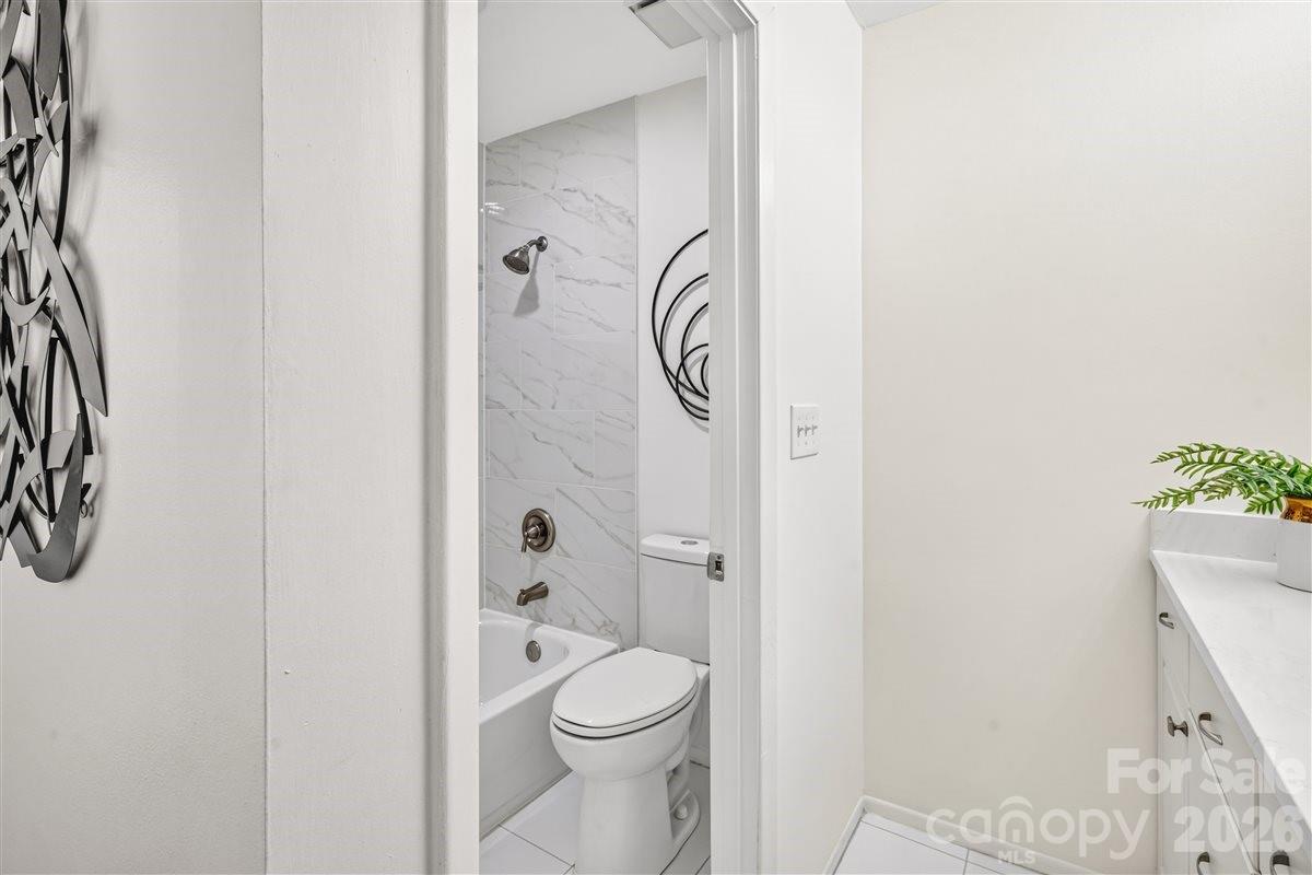 4906 Sardis Road #D — Charlotte