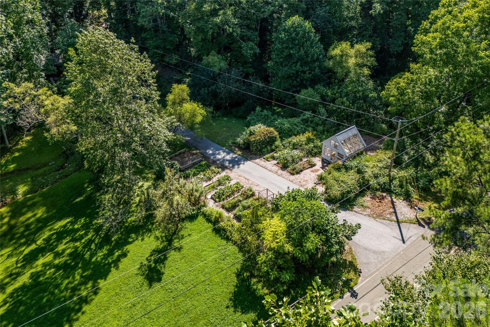 820 Merrills Cove Road — Asheville