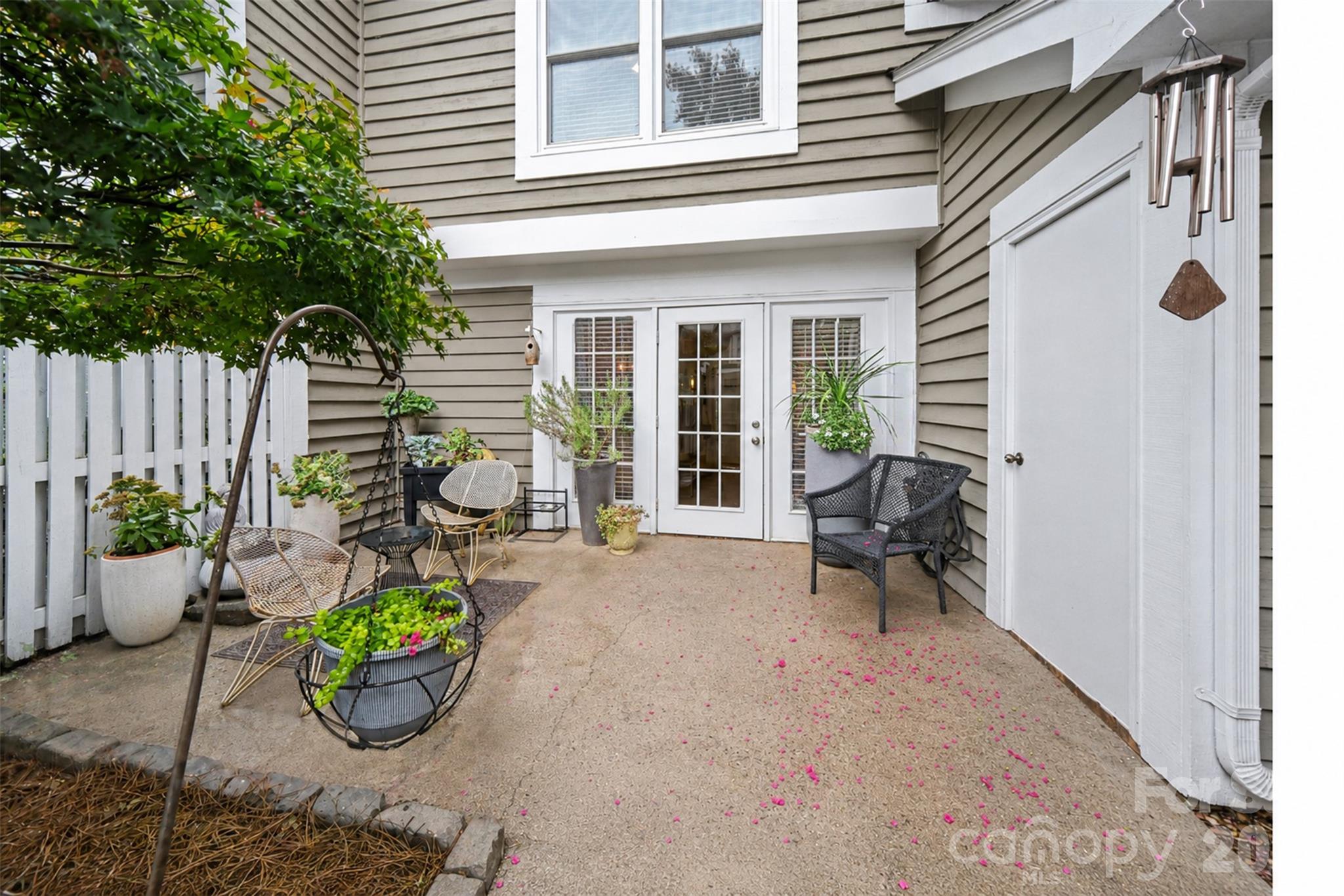 8205 Tradd Court — Charlotte