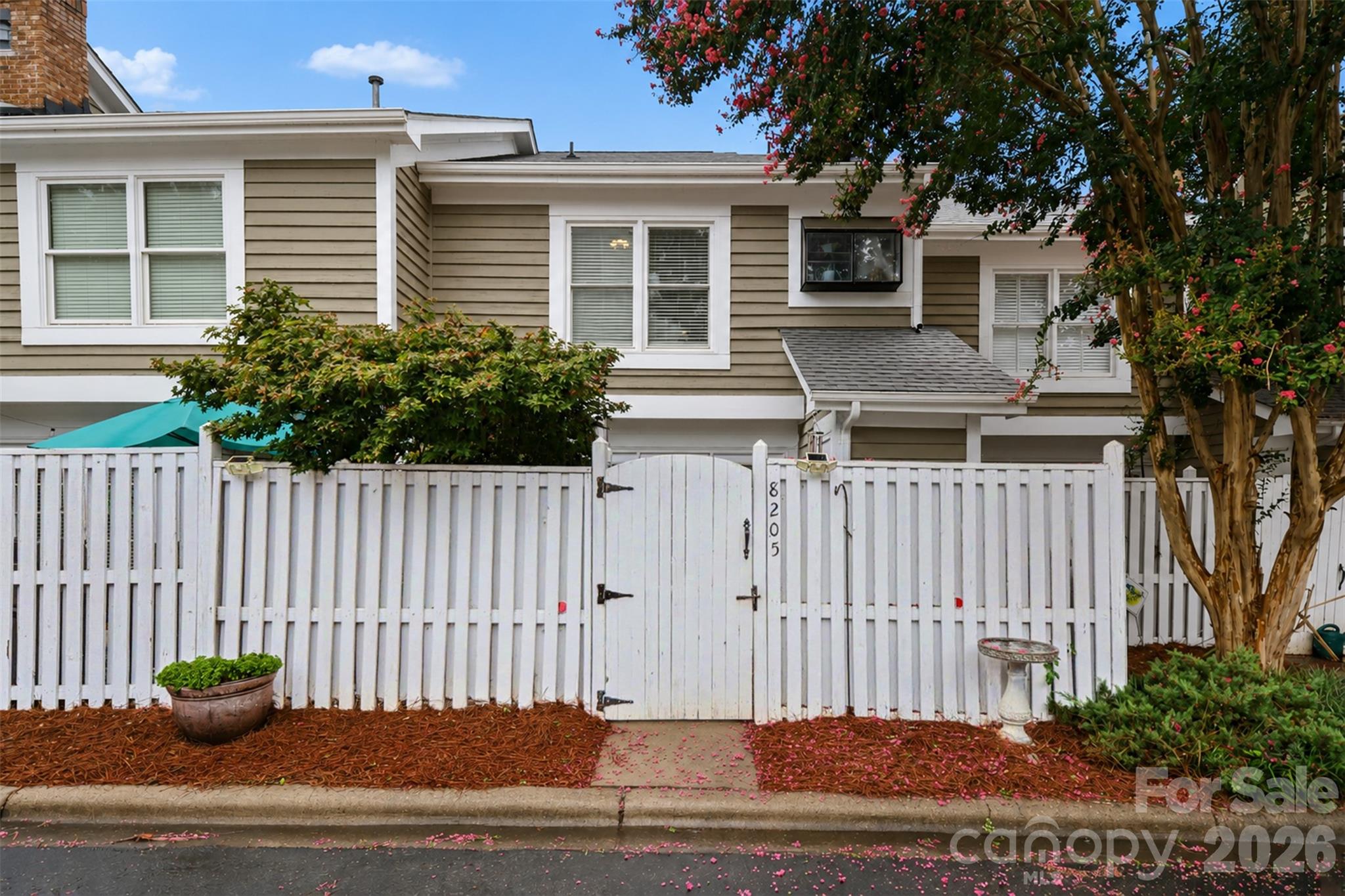 8205 Tradd Court — Charlotte