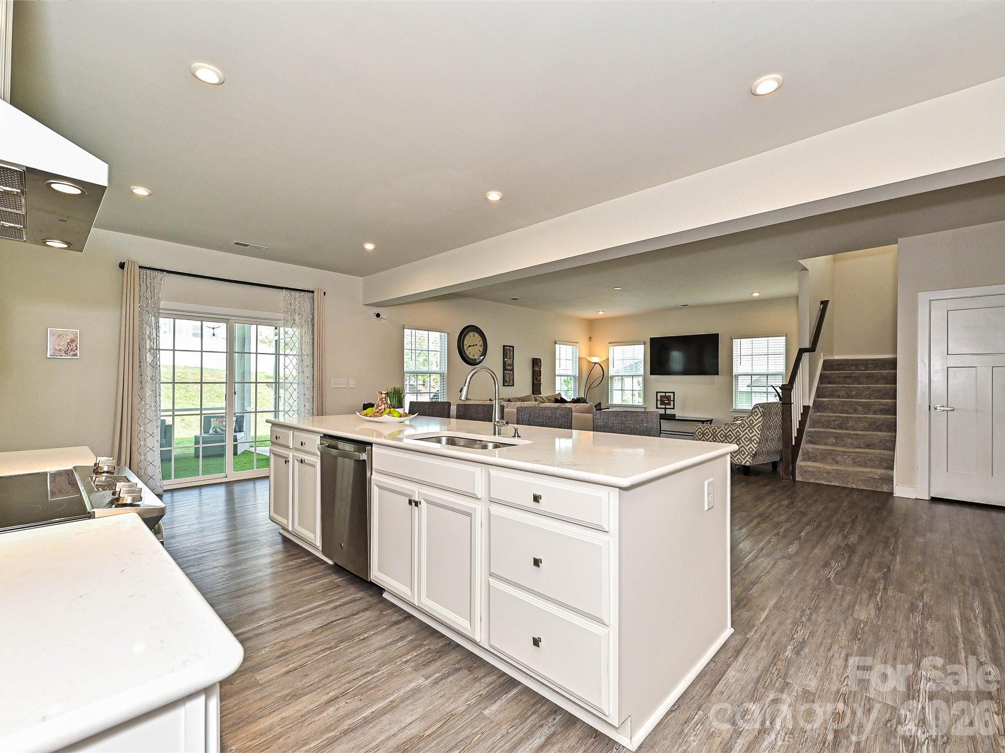 10016 Bowtie Lane — Huntersville