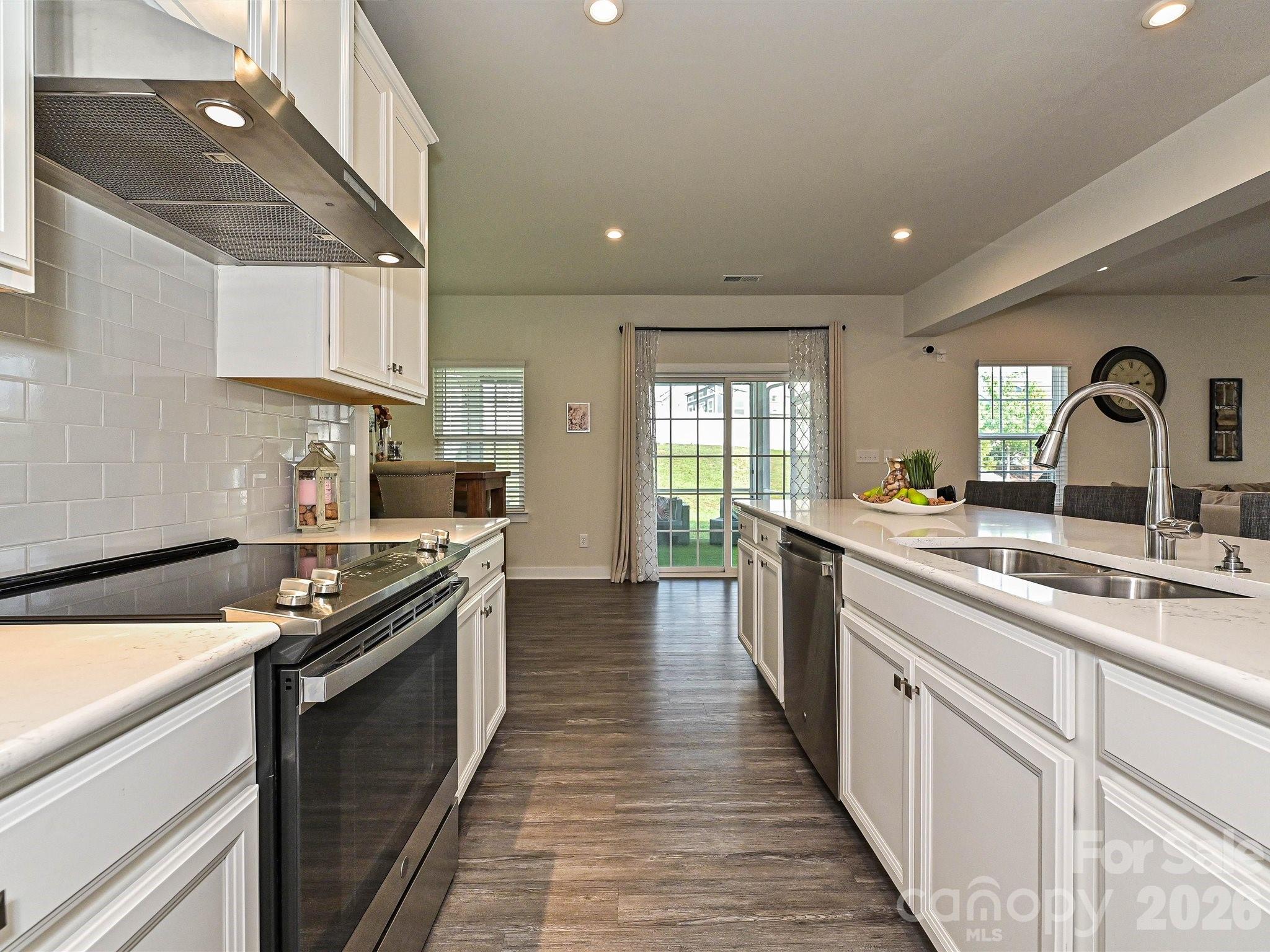 10016 Bowtie Lane — Huntersville