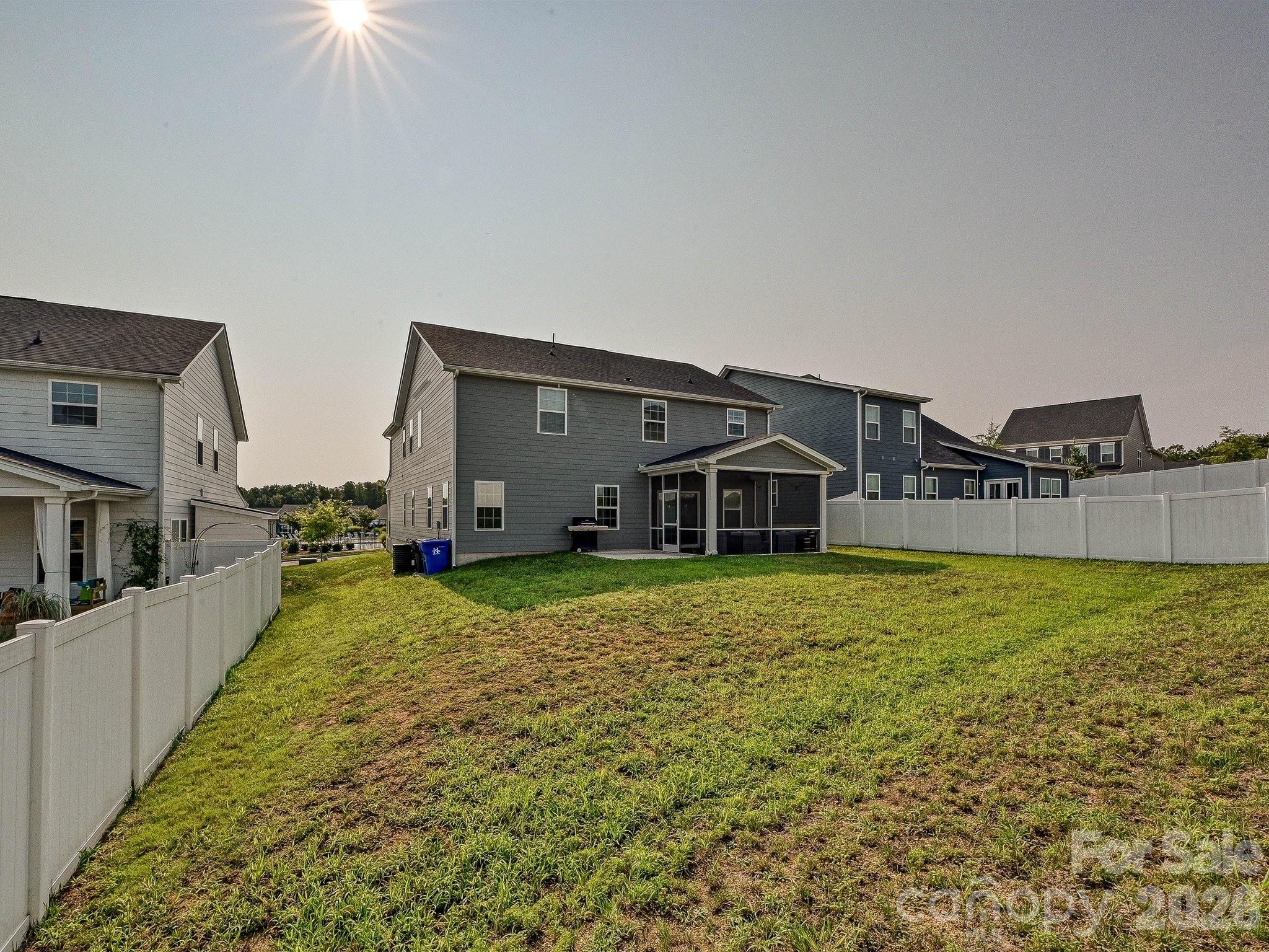 10016 Bowtie Lane — Huntersville