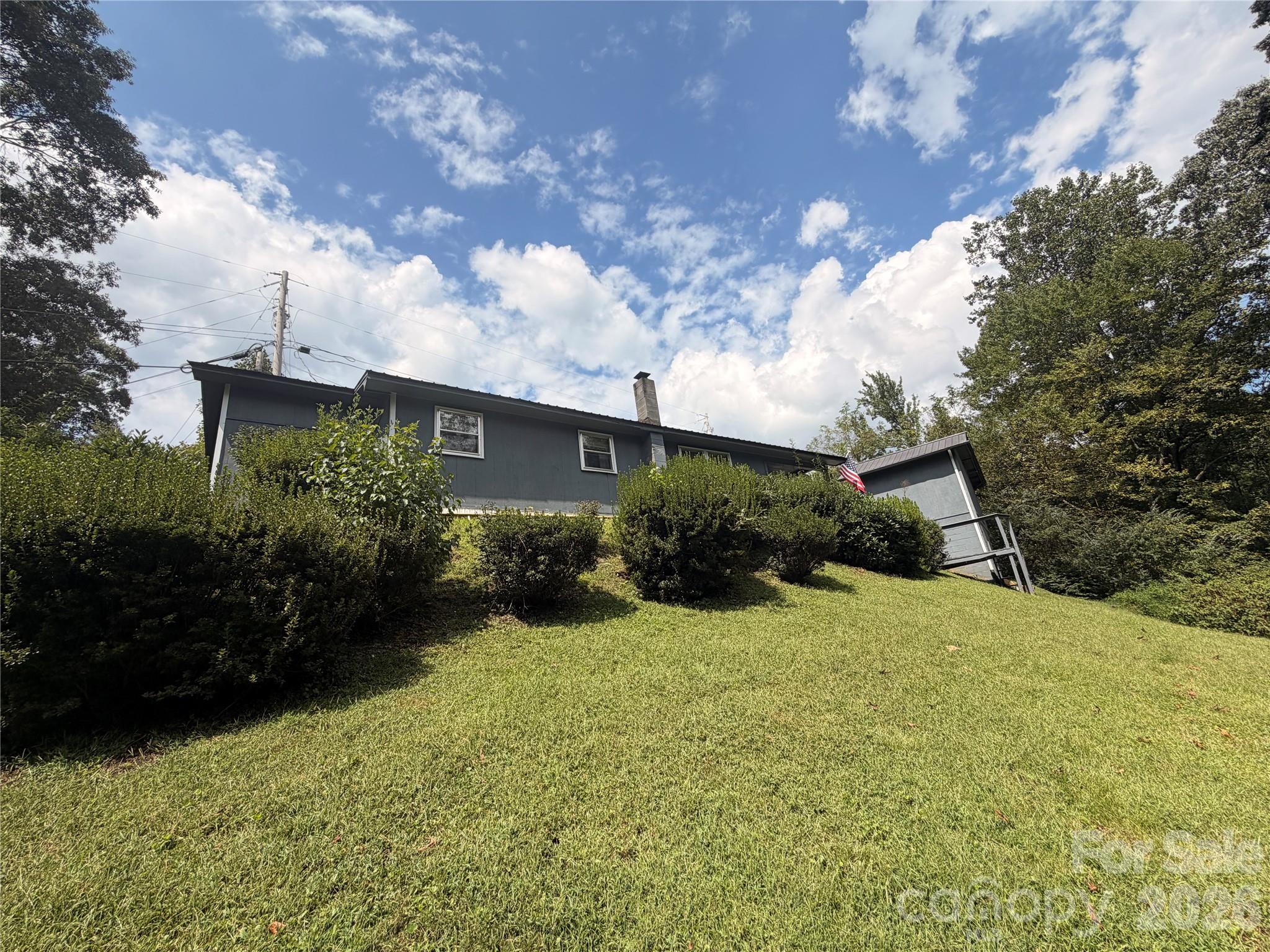 139 N Ridge Drive — Waynesville