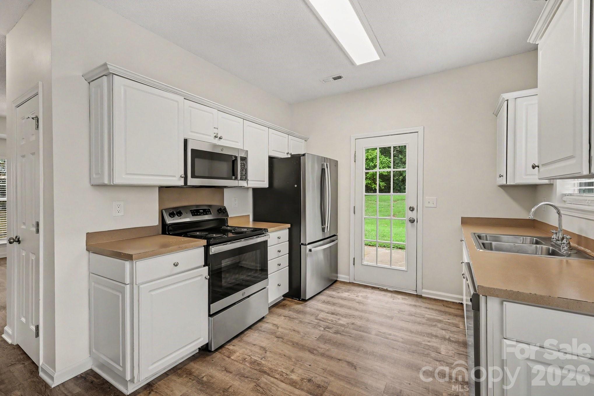 16034 Farmall Drive — Huntersville