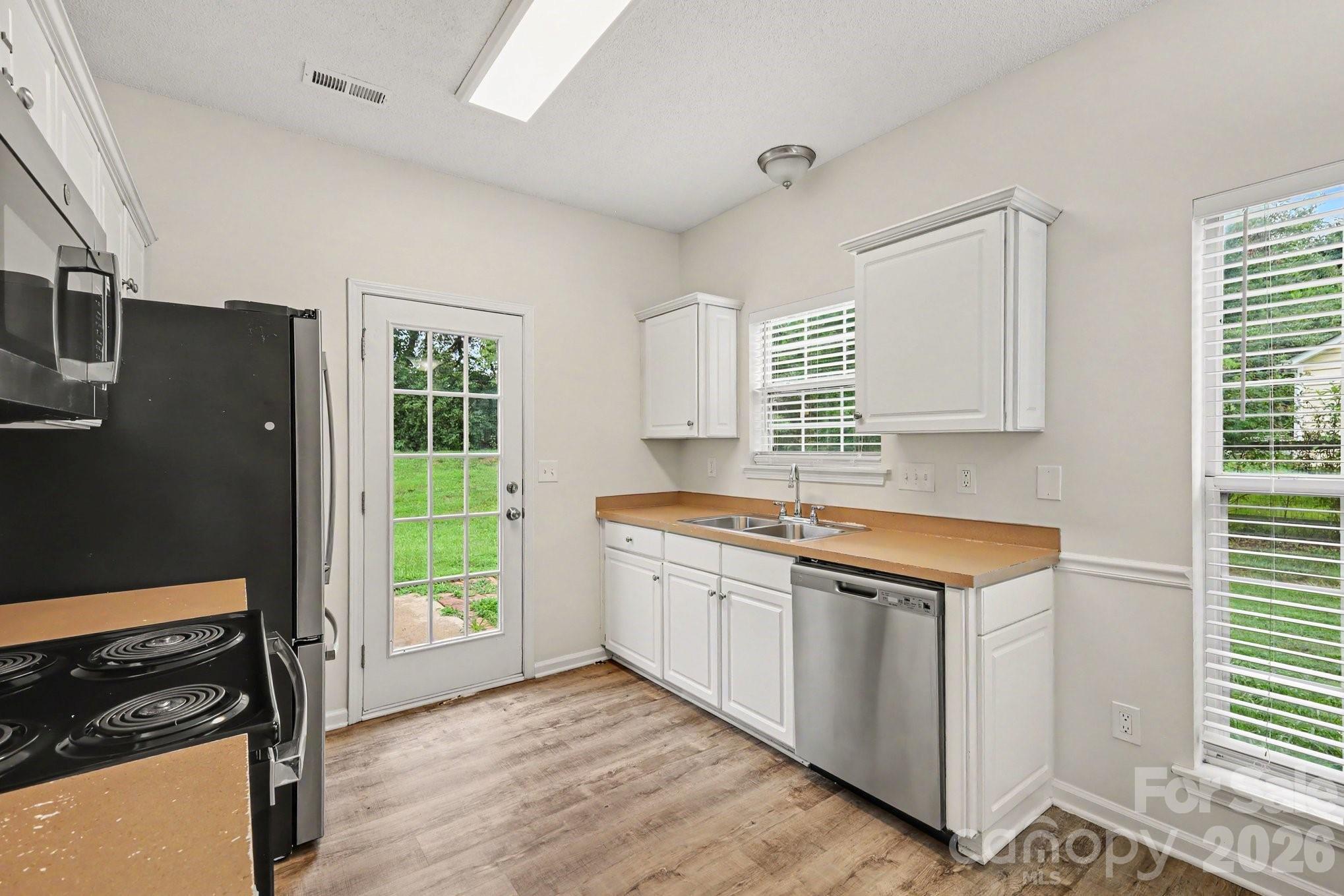 16034 Farmall Drive — Huntersville