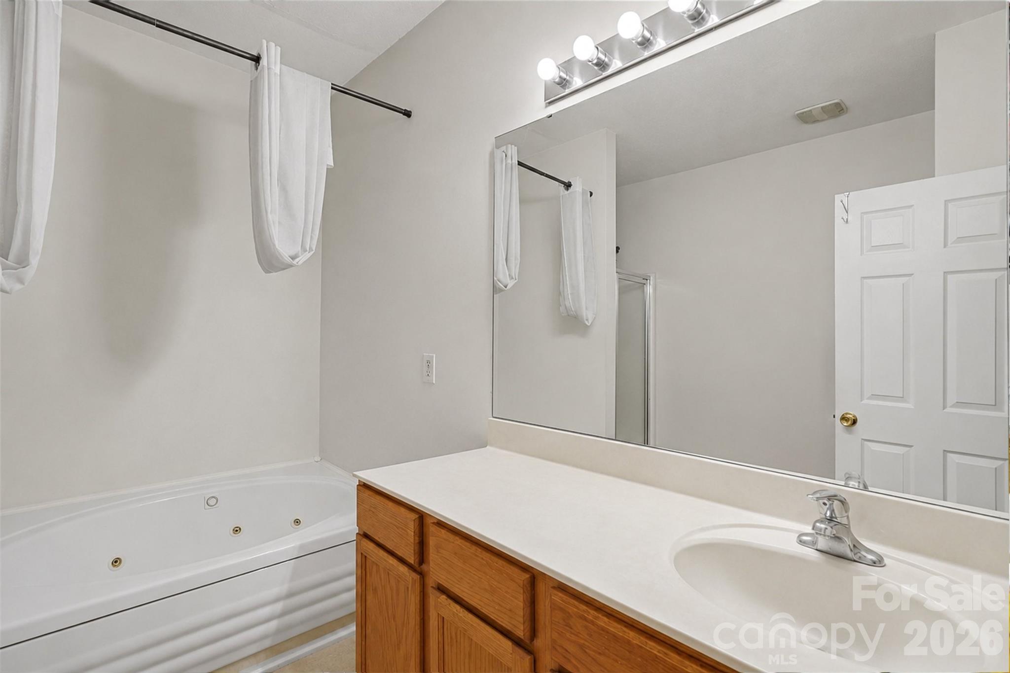 2729 Meadow Knoll Drive — Charlotte
