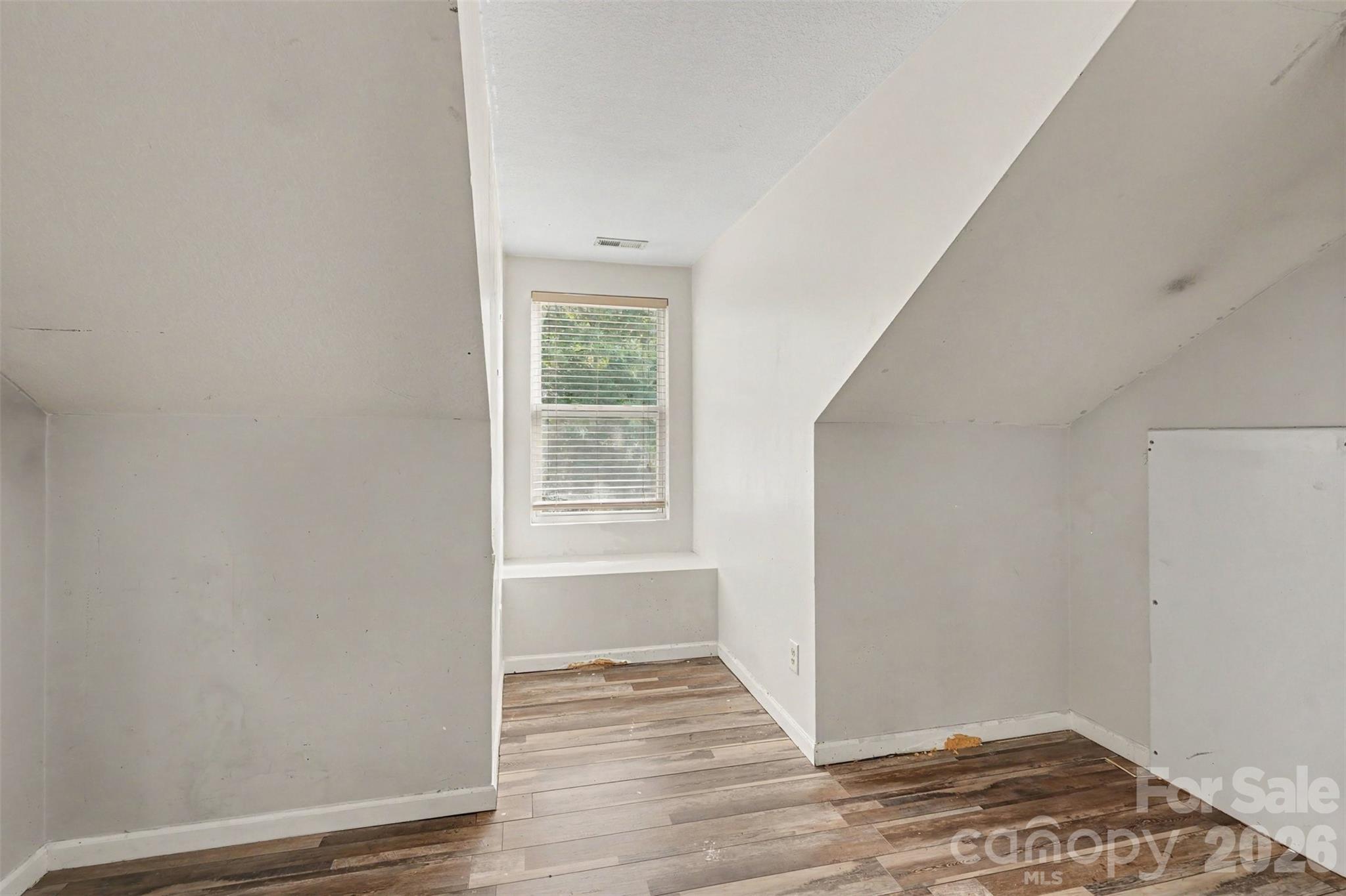 2729 Meadow Knoll Drive — Charlotte
