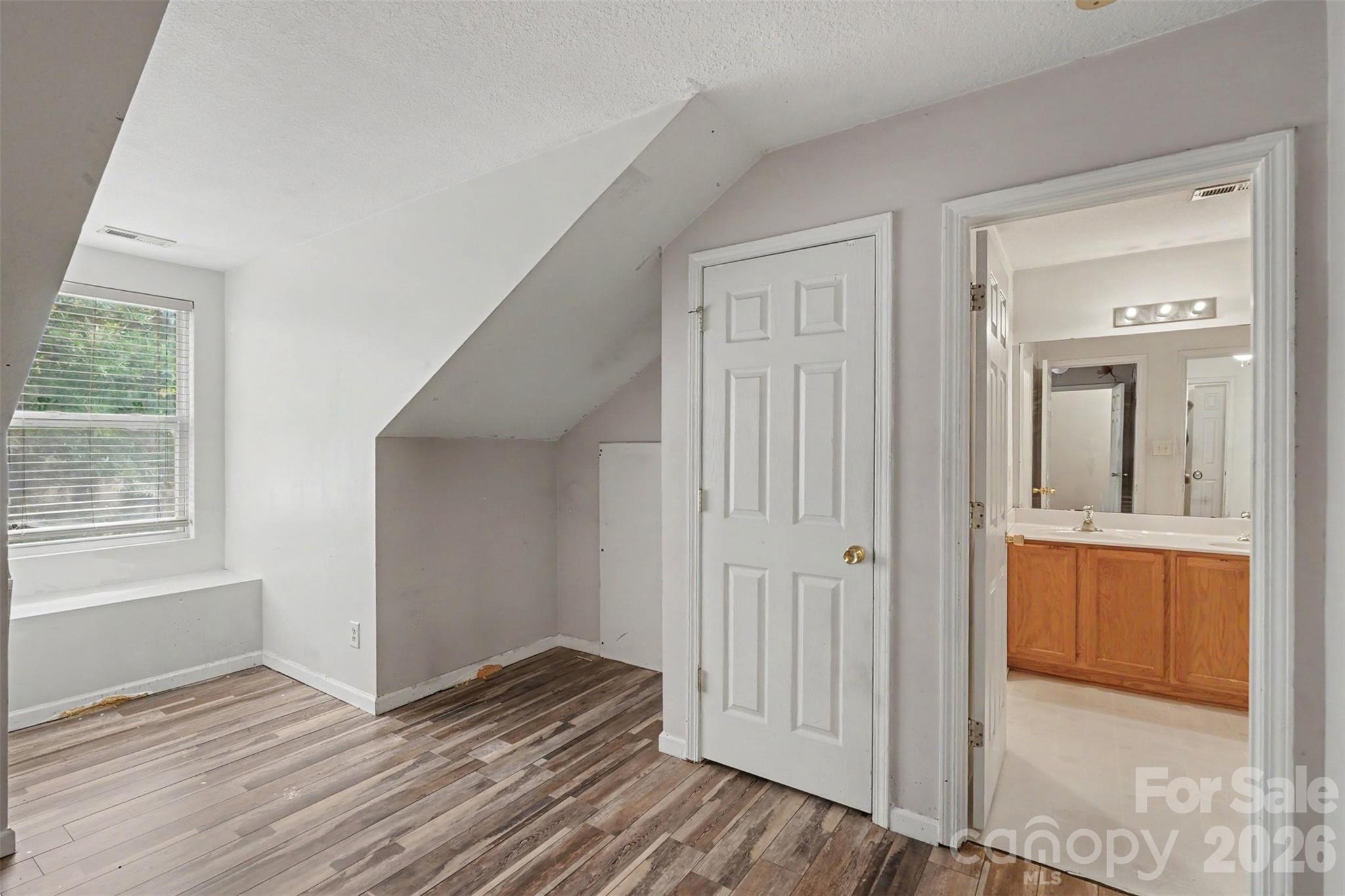 2729 Meadow Knoll Drive — Charlotte